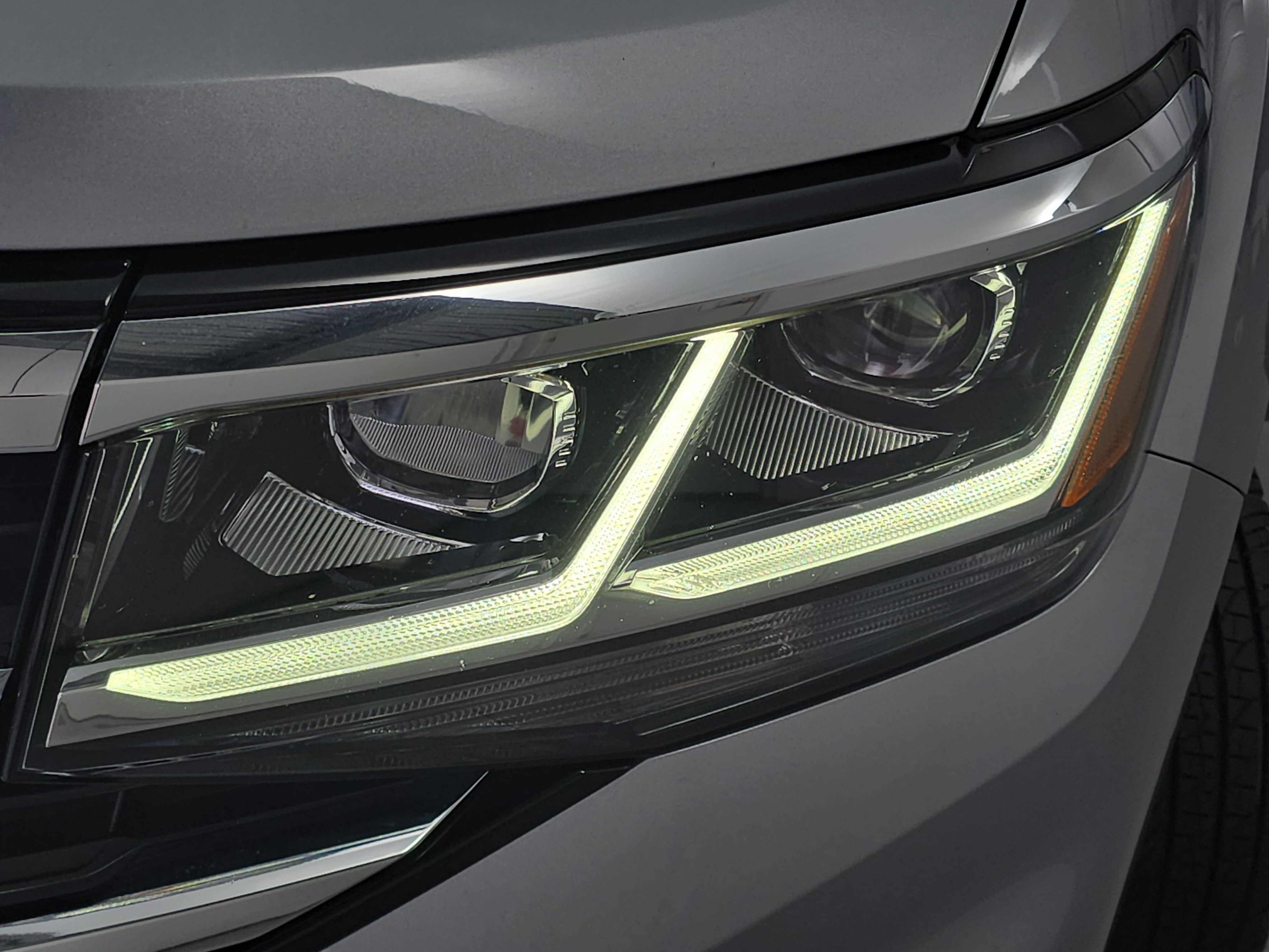 2023 Volkswagen Atlas Cross Sport 3.6L V6 SEL Premium R-Line