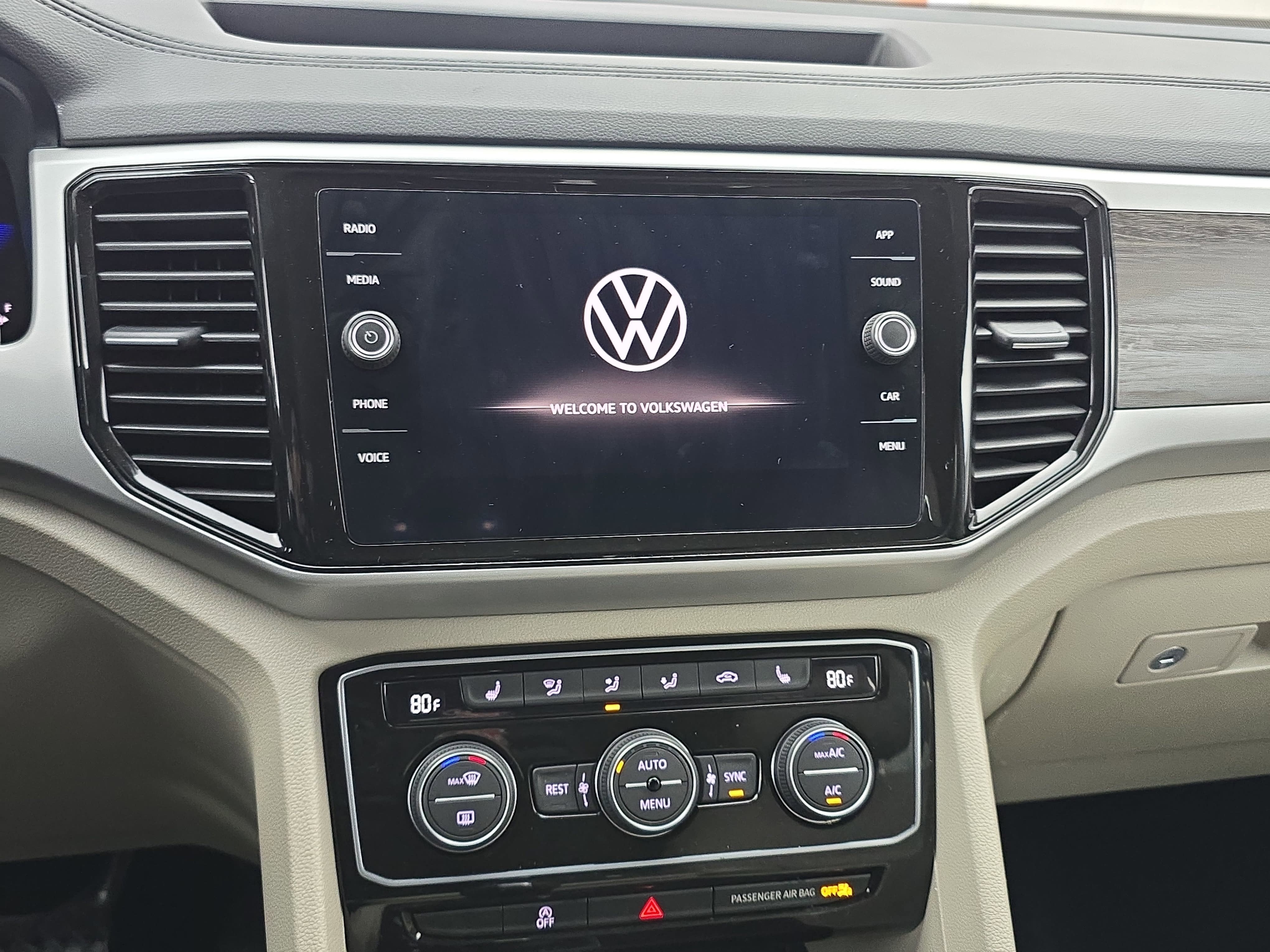 2022 Volkswagen Atlas 3.6L V6 SE w/Technology