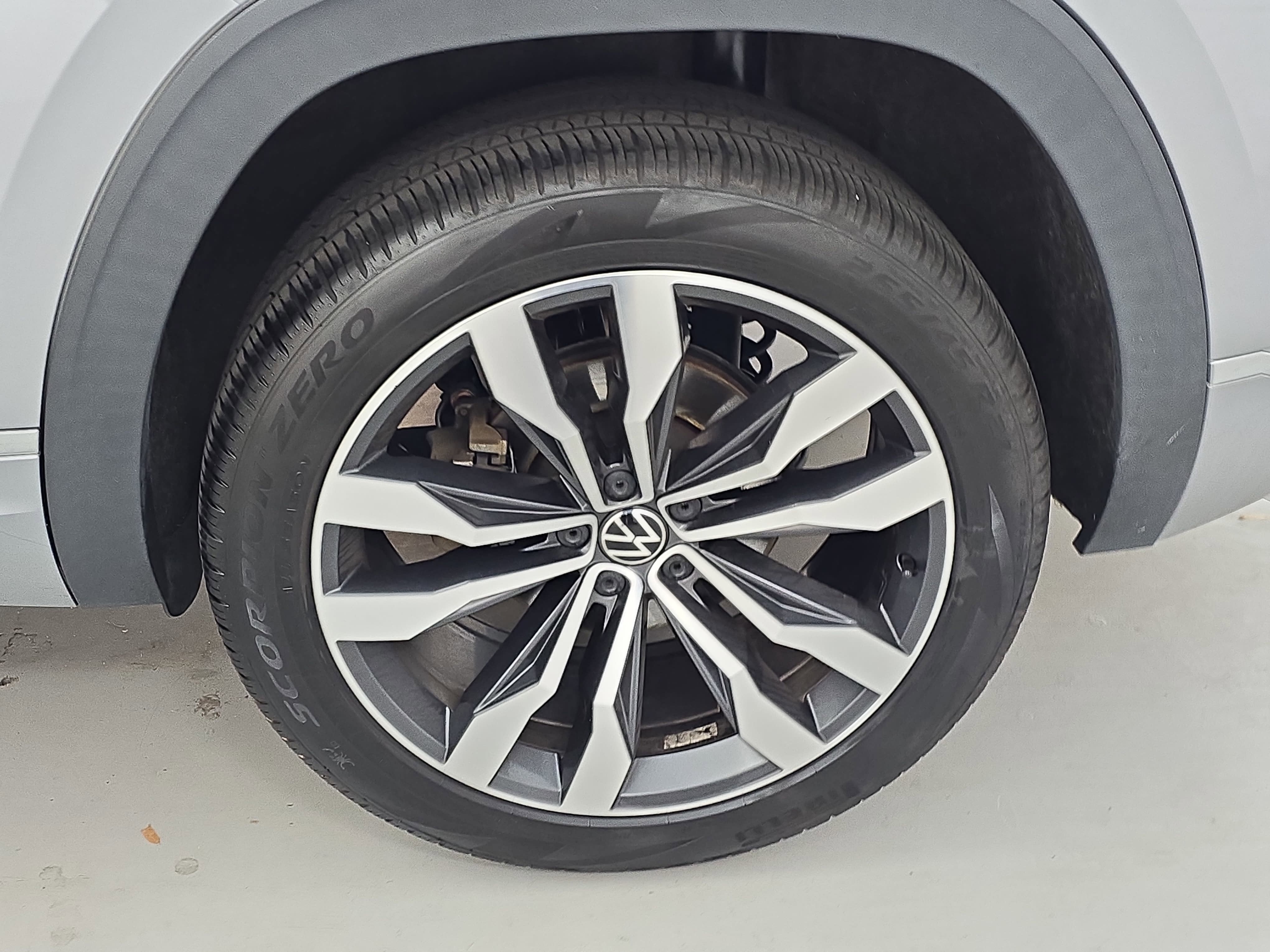 2020 Volkswagen Atlas Cross Sport 3.6L V6 SEL R-Line