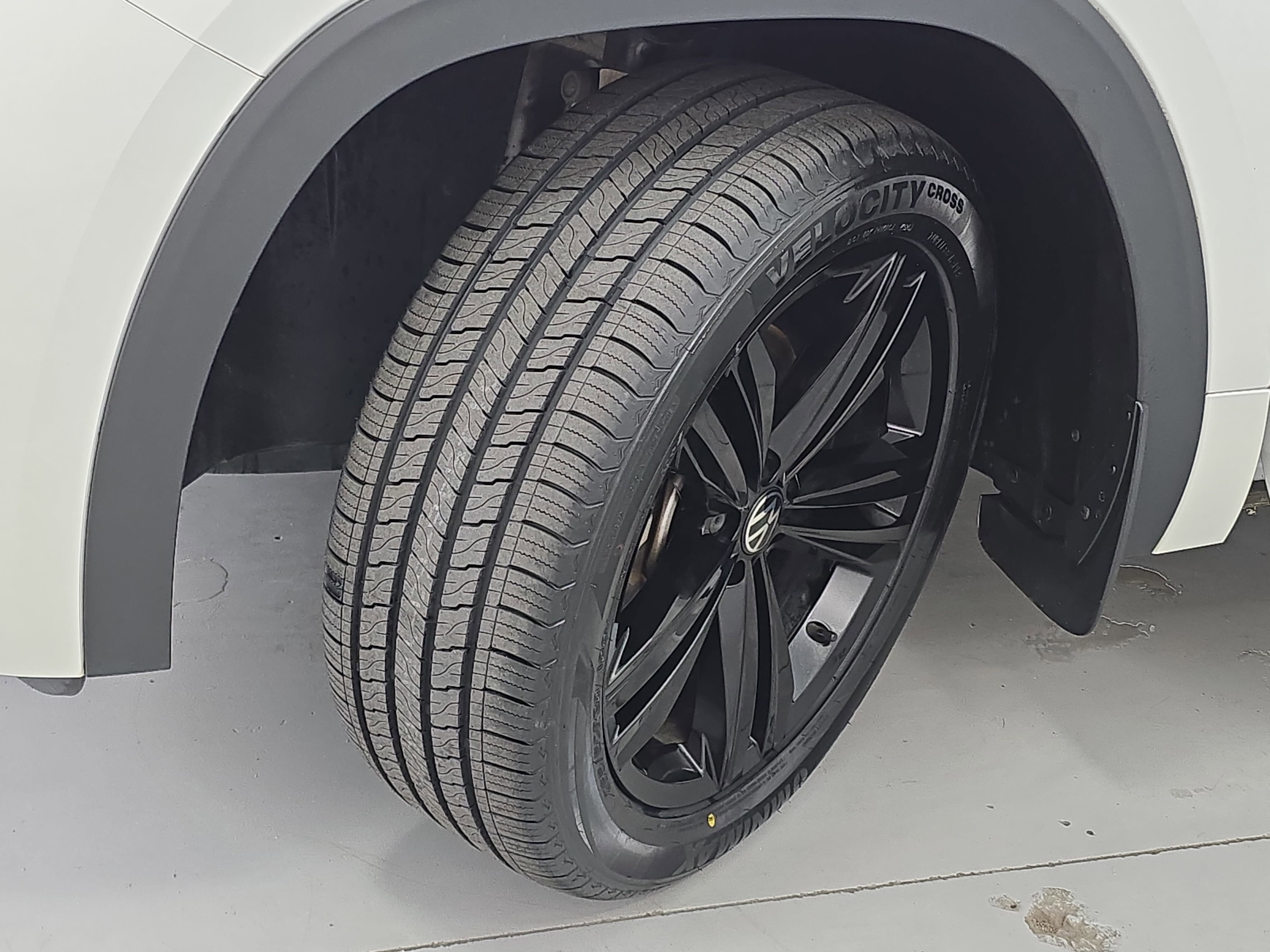 2023 Volkswagen Atlas 3.6L V6 SEL R-Line Black
