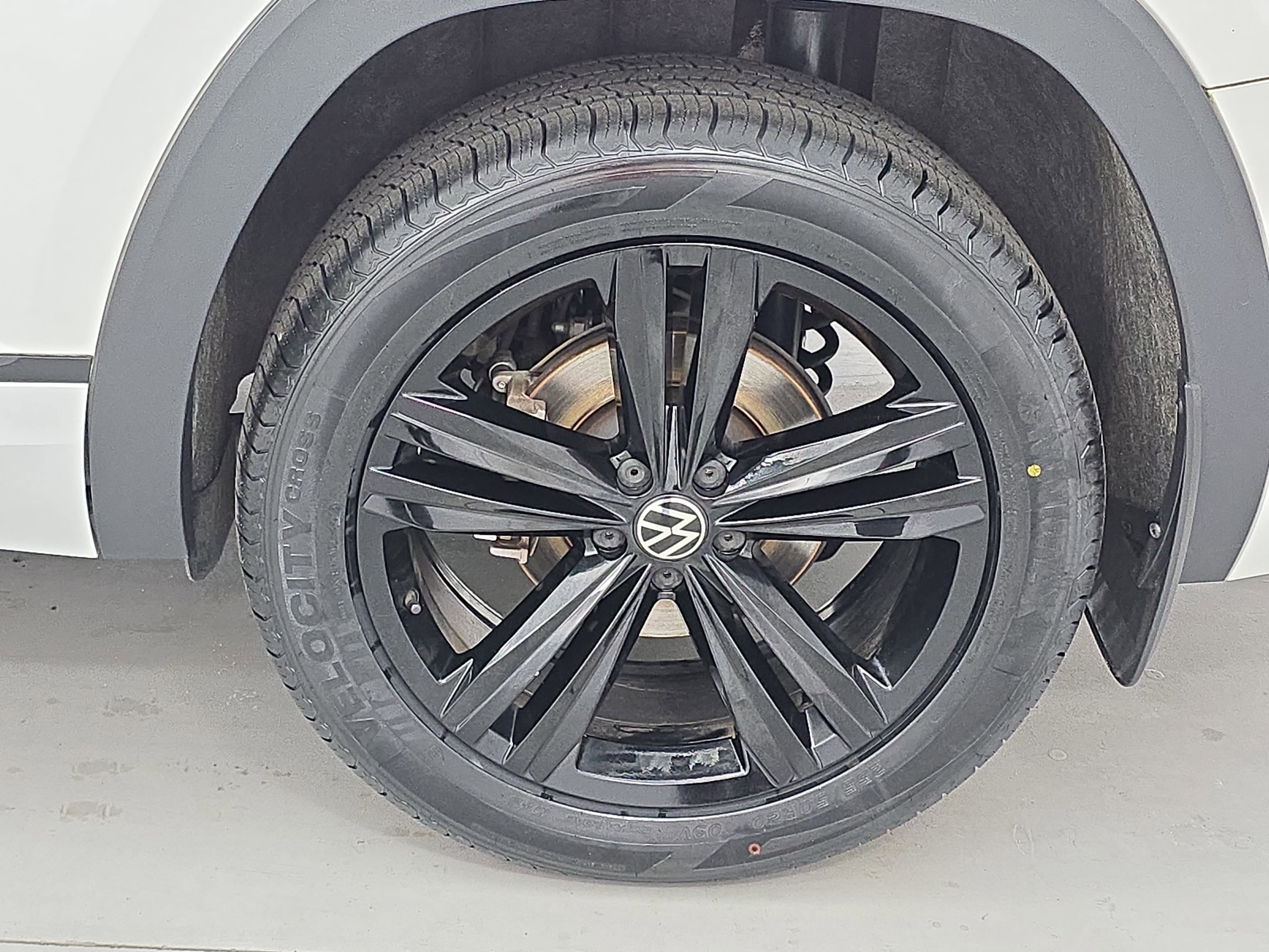 2023 Volkswagen Atlas 3.6L V6 SEL R-Line Black