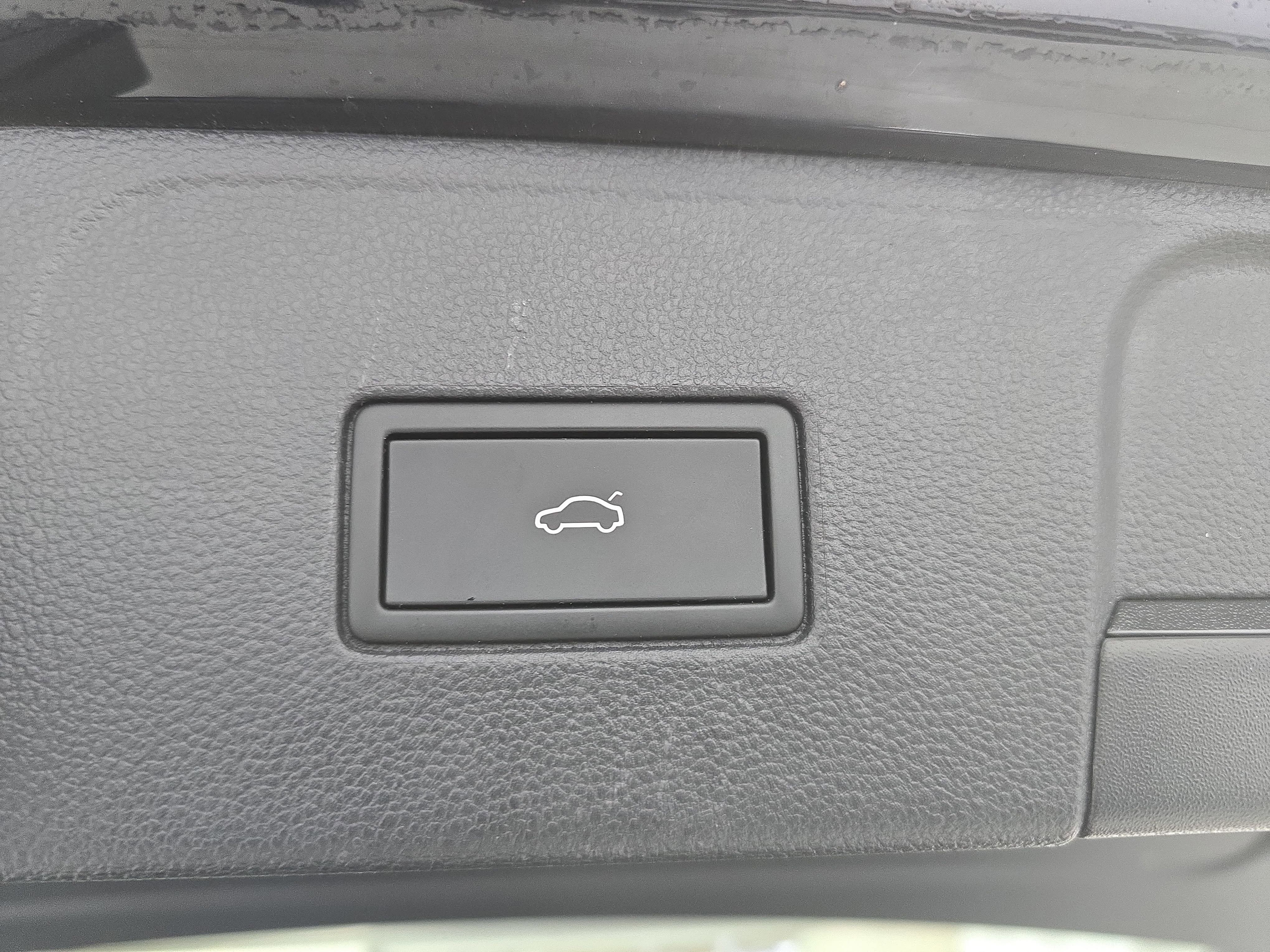 2023 Volkswagen Atlas 2.0T SE w/Technology