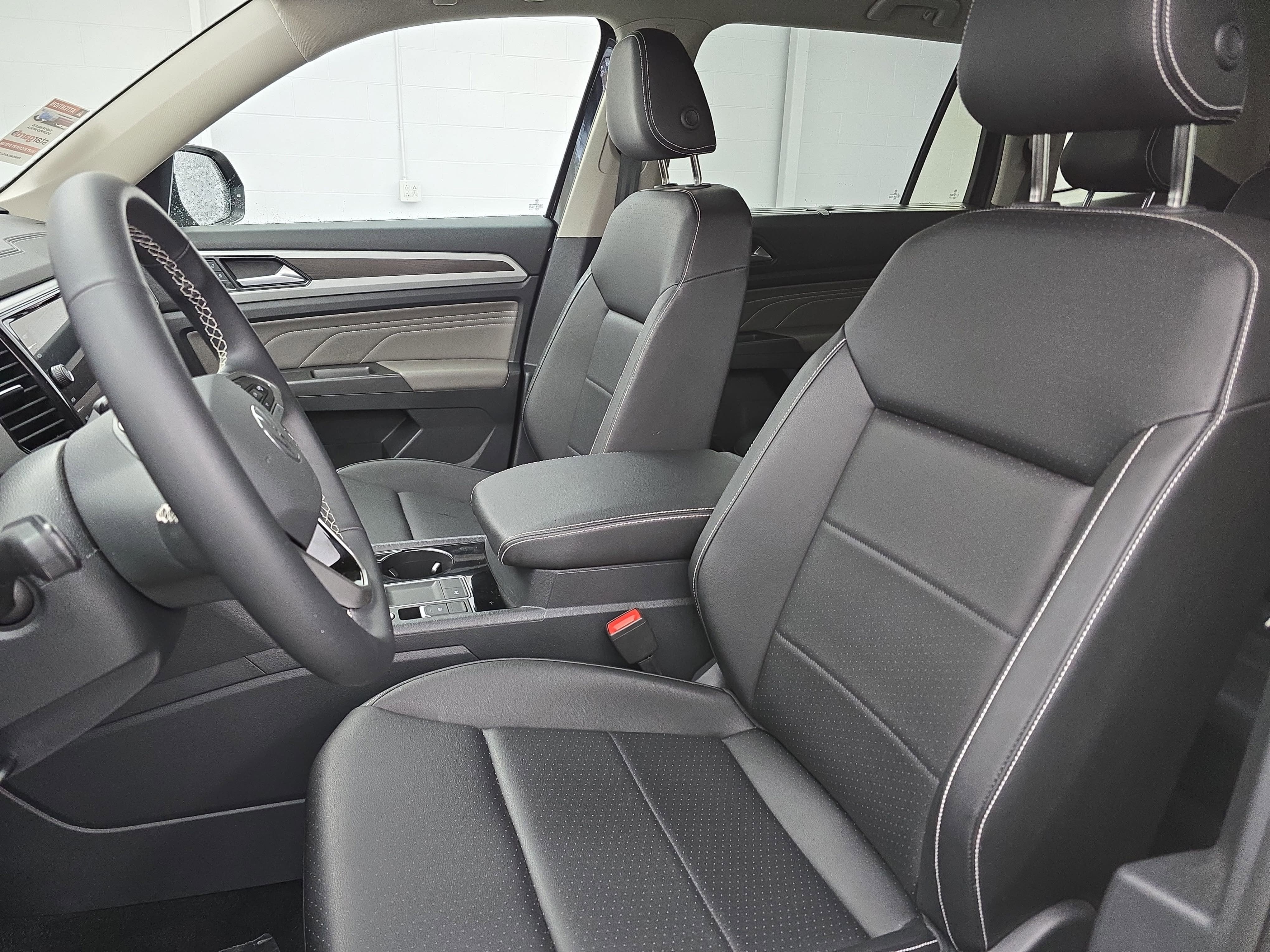 2023 Volkswagen Atlas 2.0T SE w/Technology