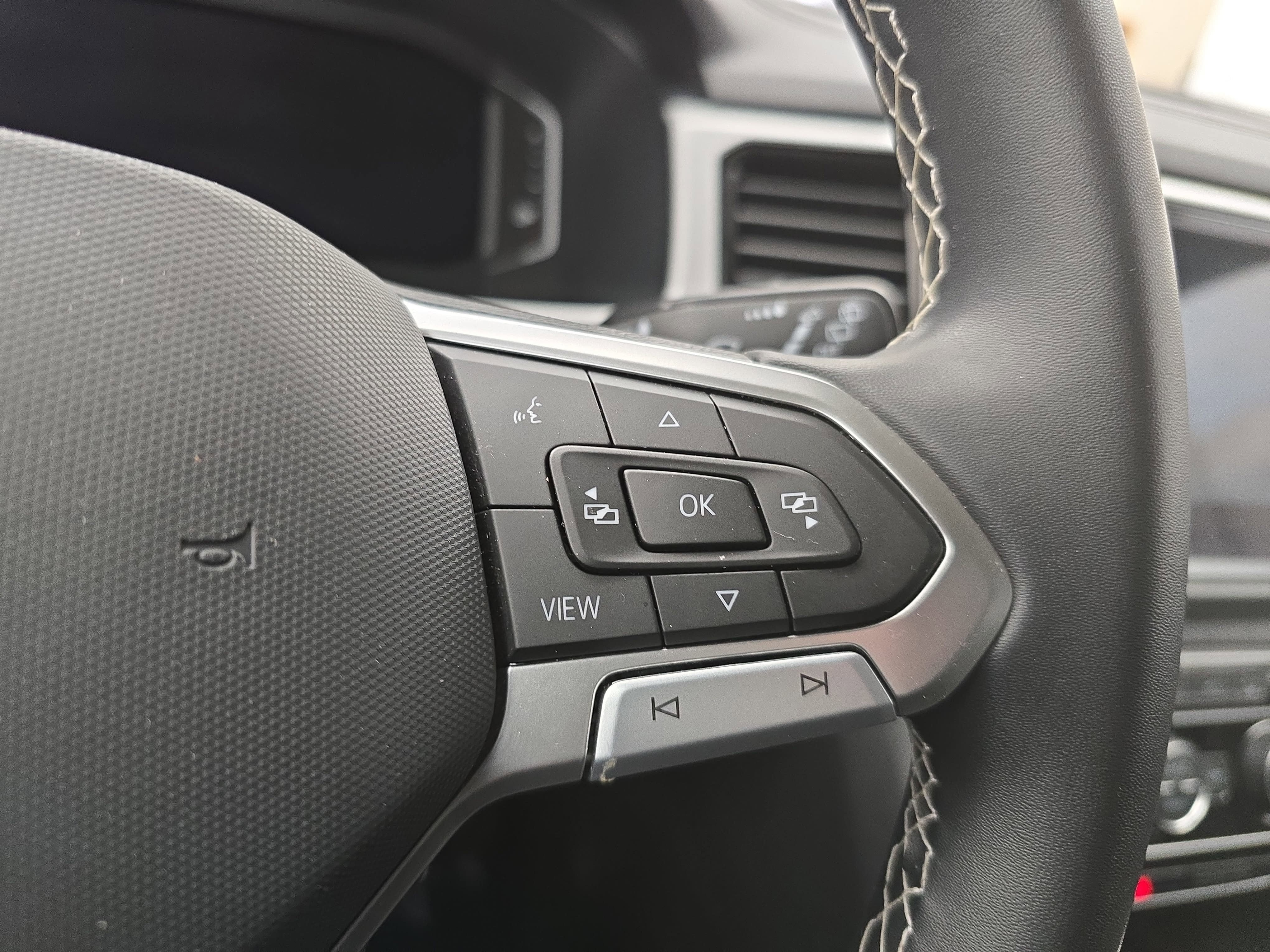 2023 Volkswagen Atlas 2.0T SE w/Technology