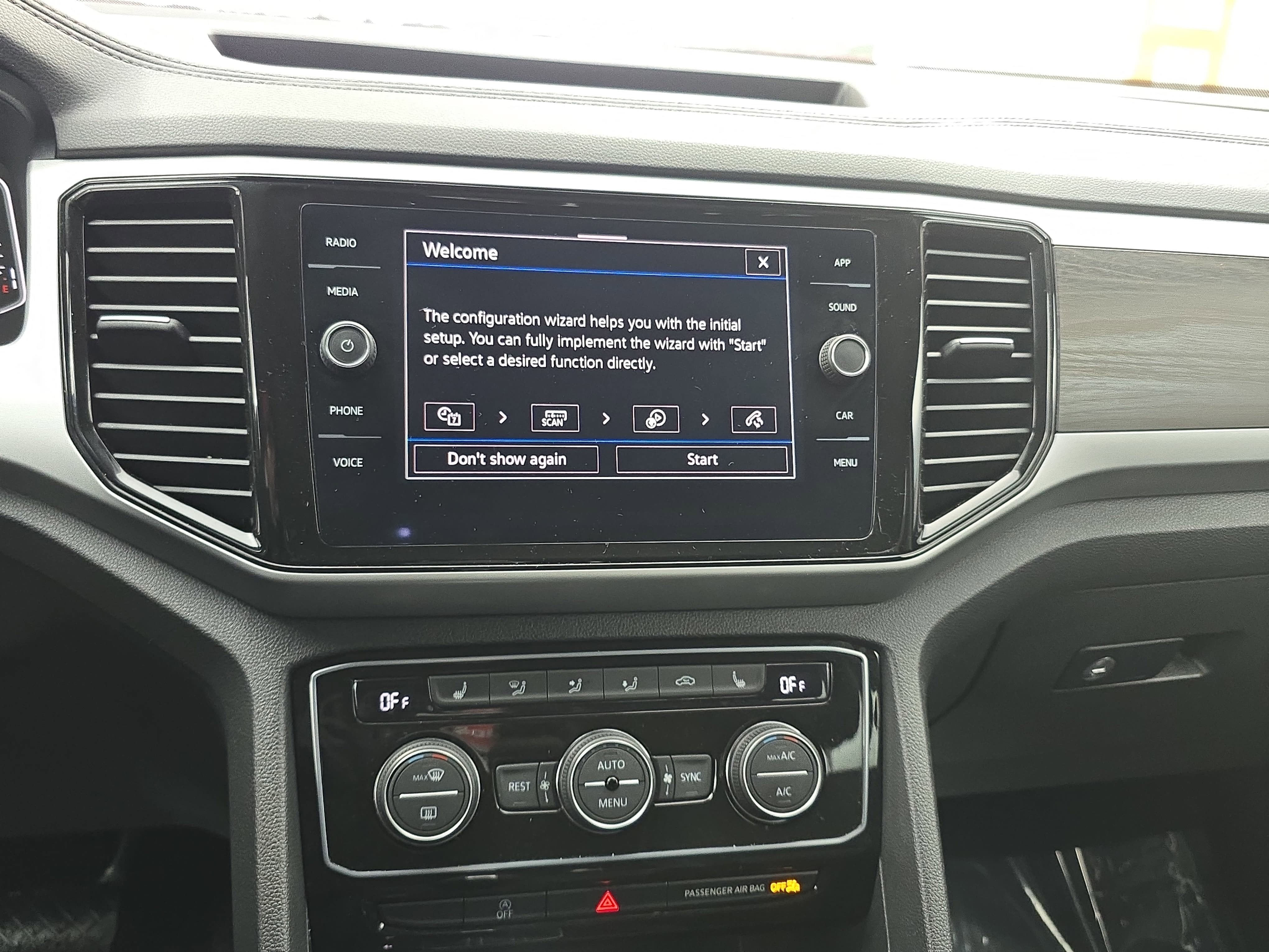 2023 Volkswagen Atlas 2.0T SE w/Technology