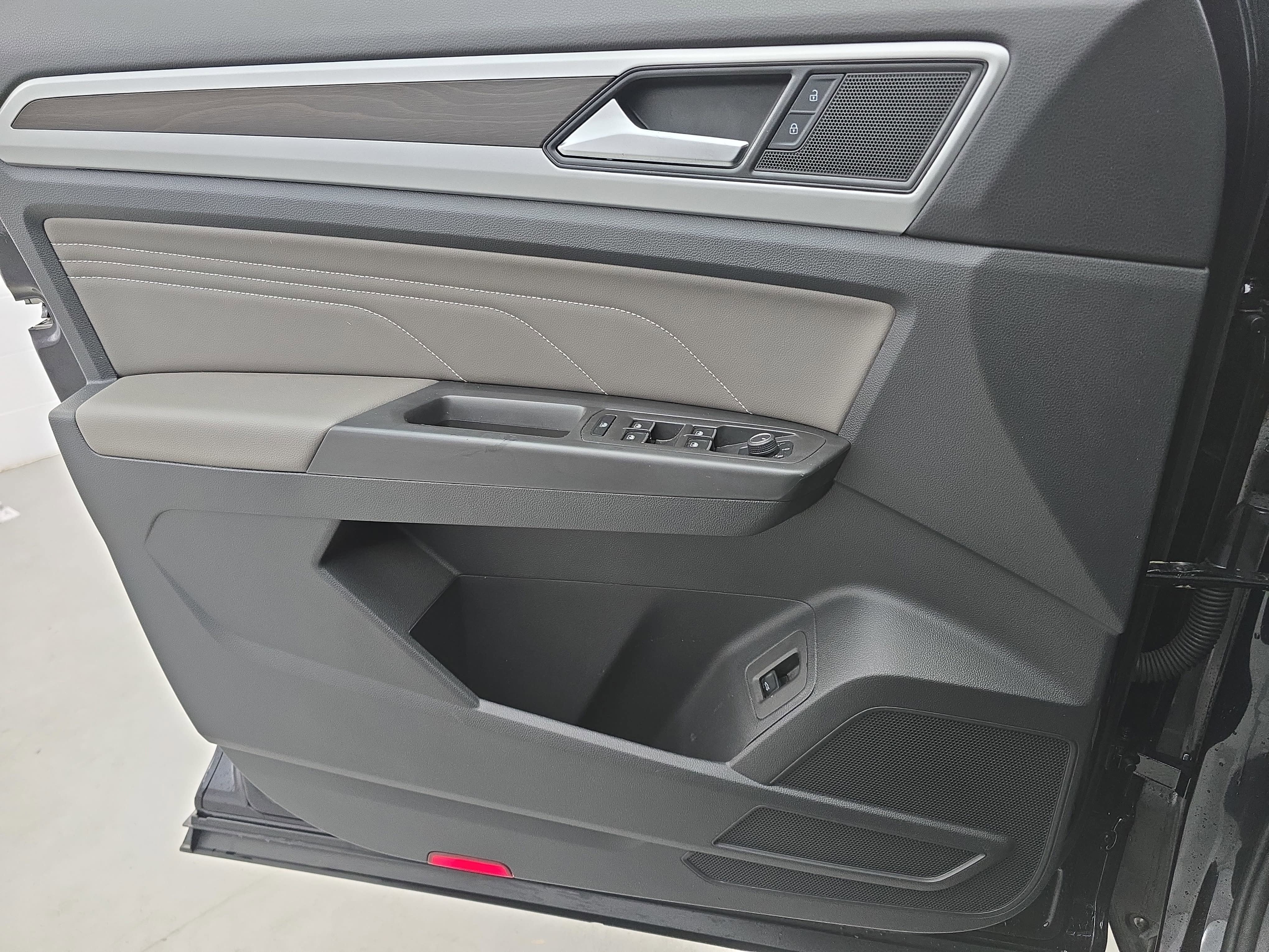 2023 Volkswagen Atlas 2.0T SE w/Technology