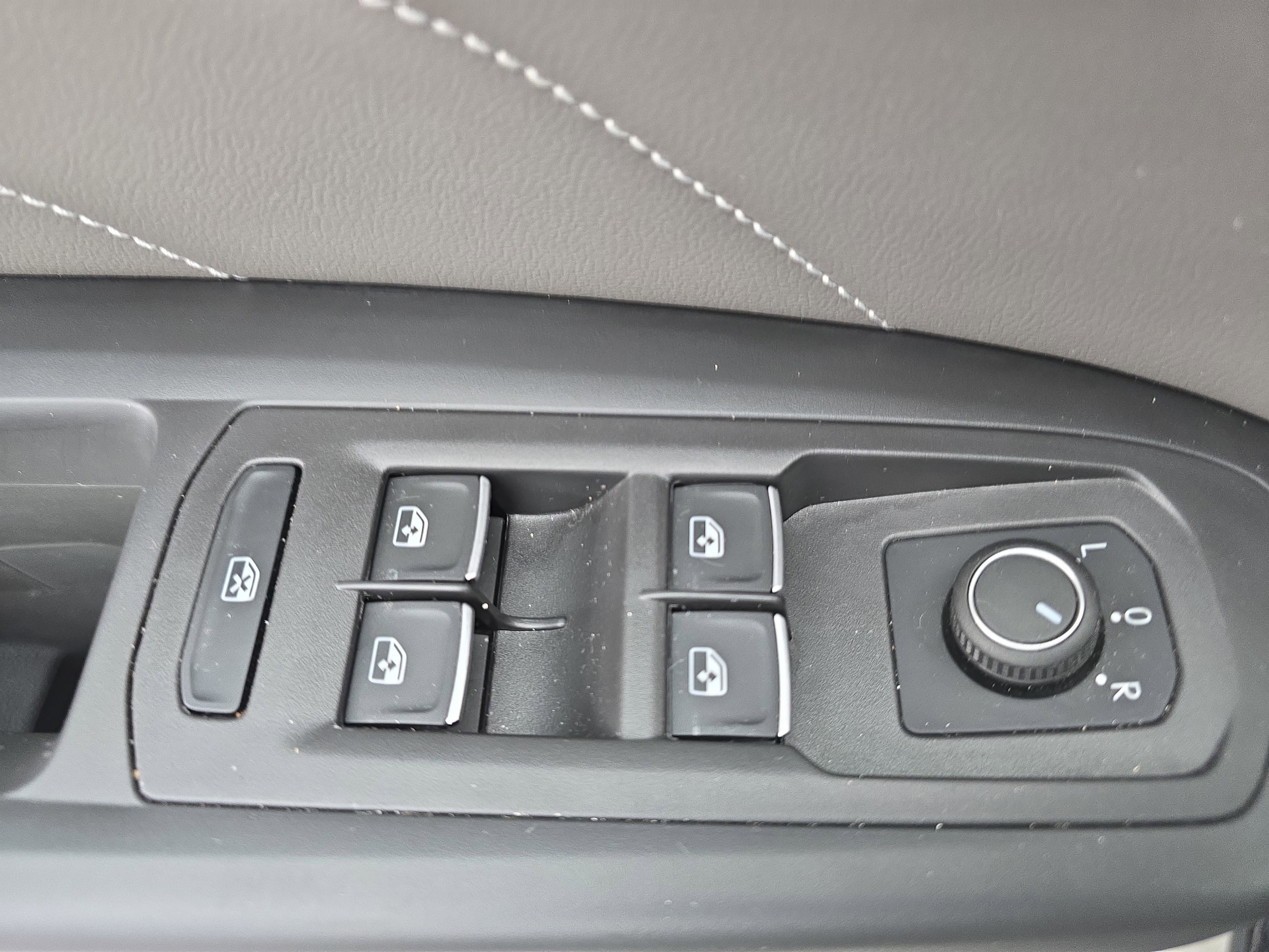 2023 Volkswagen Atlas 2.0T SE w/Technology