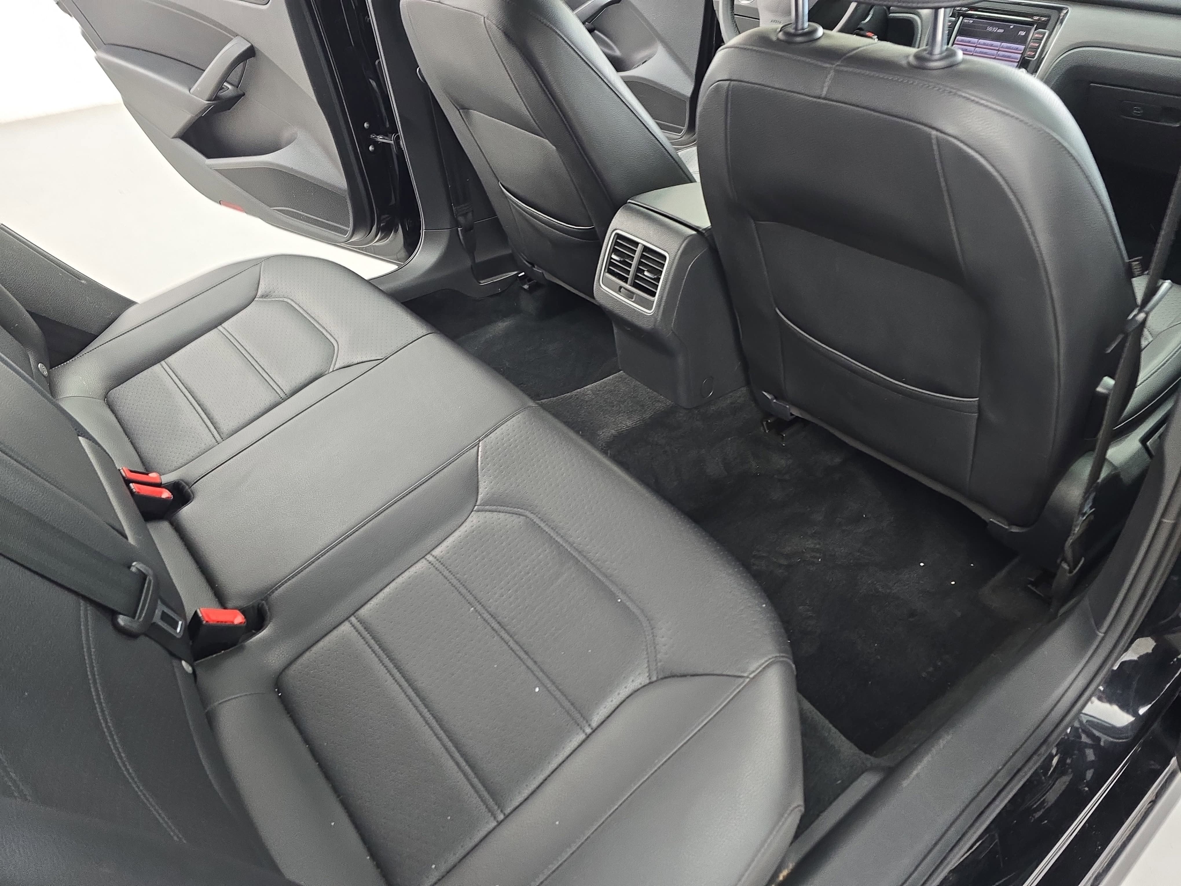 2014 Volkswagen Passat 1.8T SE