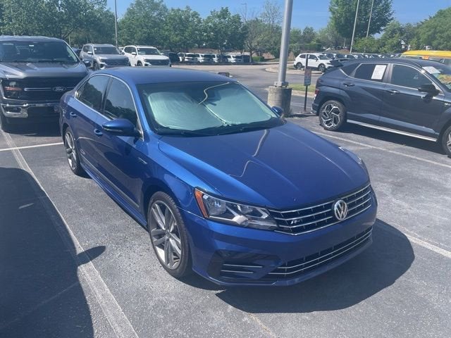 2017 Volkswagen Passat R-Line w/Comfort Pkg