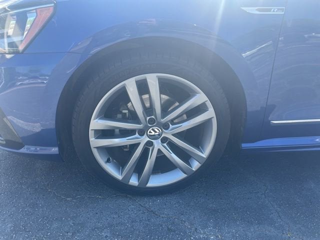 2017 Volkswagen Passat R-Line w/Comfort Pkg