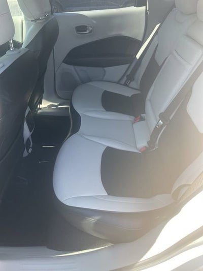 2019 Jeep Compass Latitude w/Sun/Wheel Pkg