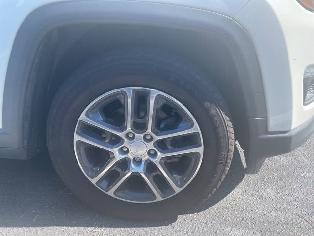 2019 Jeep Compass Latitude w/Sun/Wheel Pkg