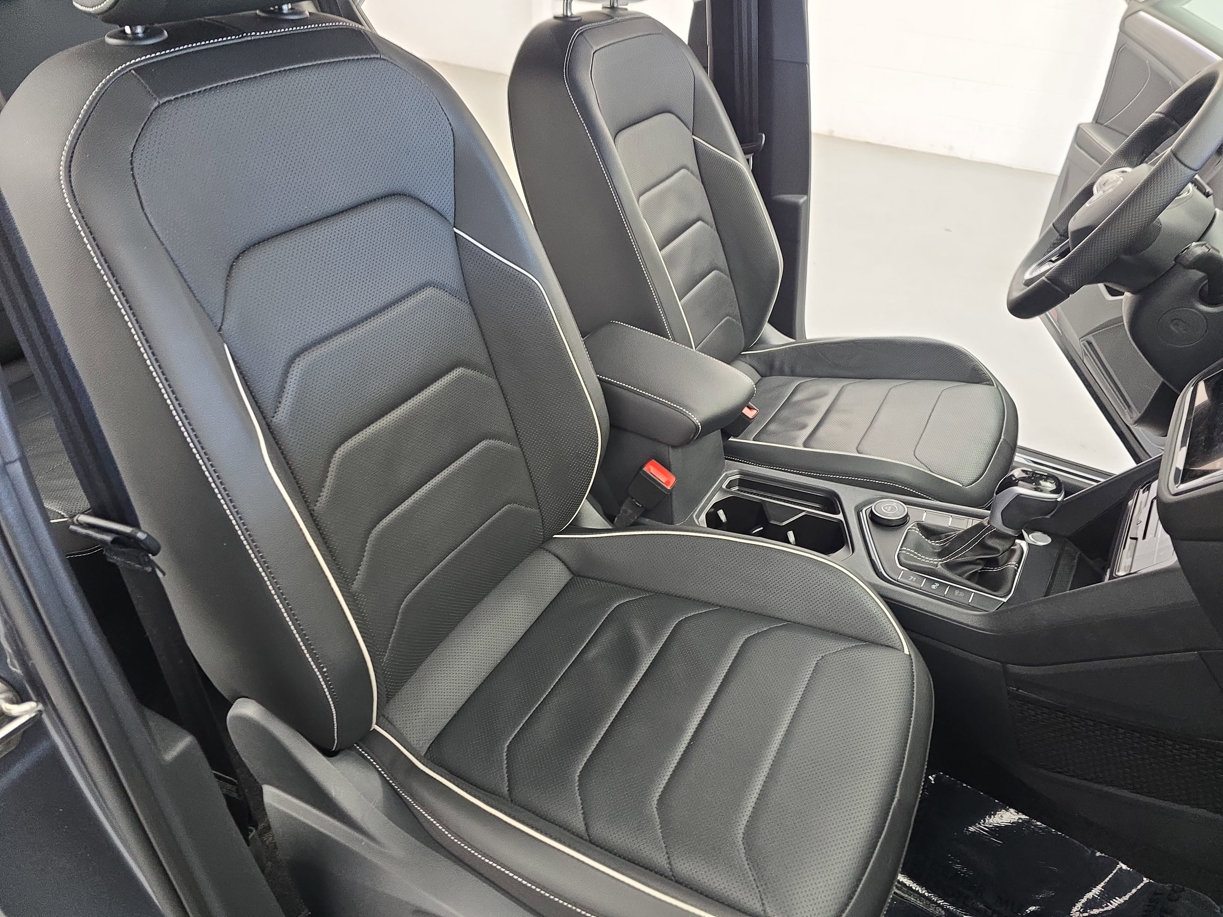 2024 Volkswagen Tiguan SEL R-Line