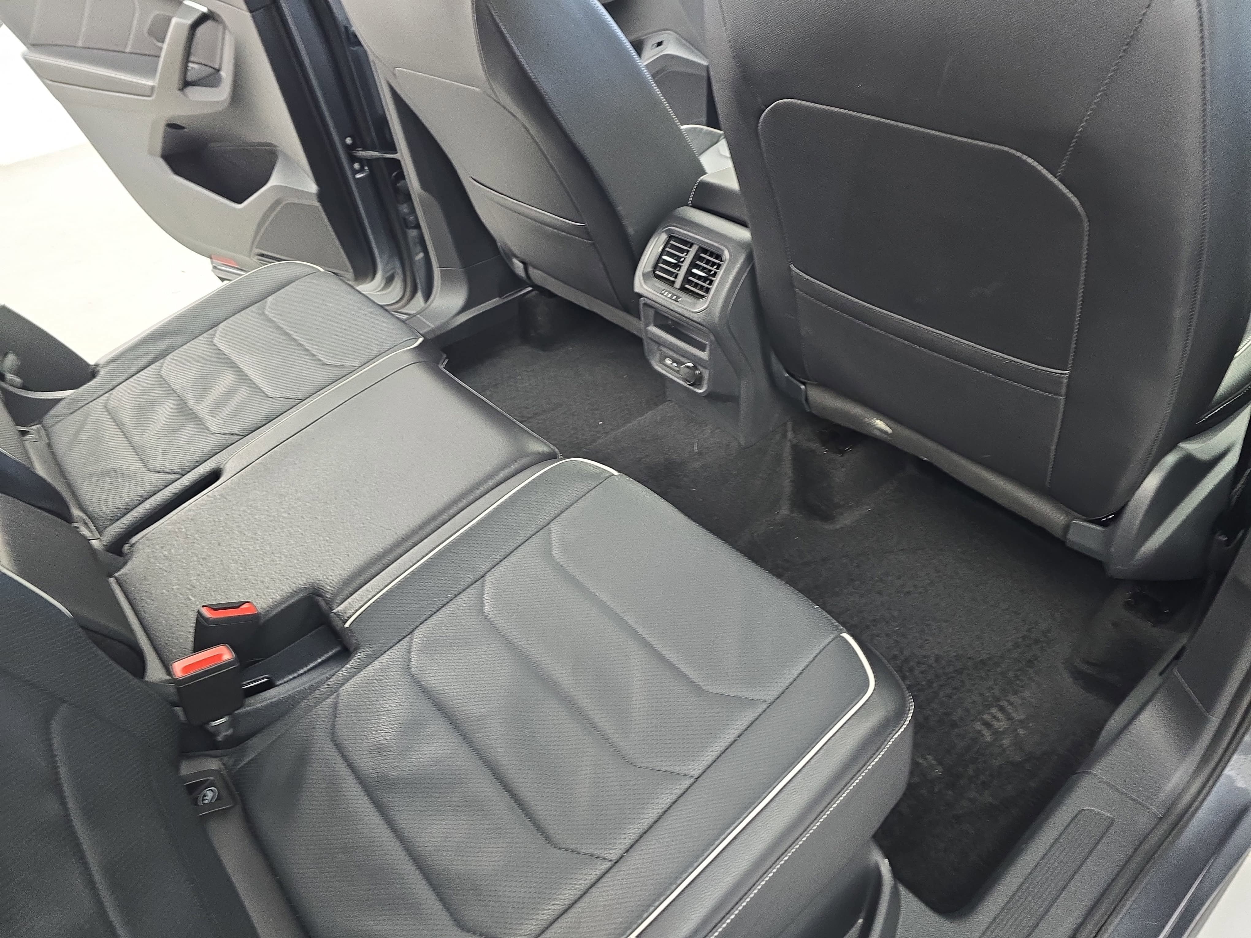 2024 Volkswagen Tiguan SEL R-Line