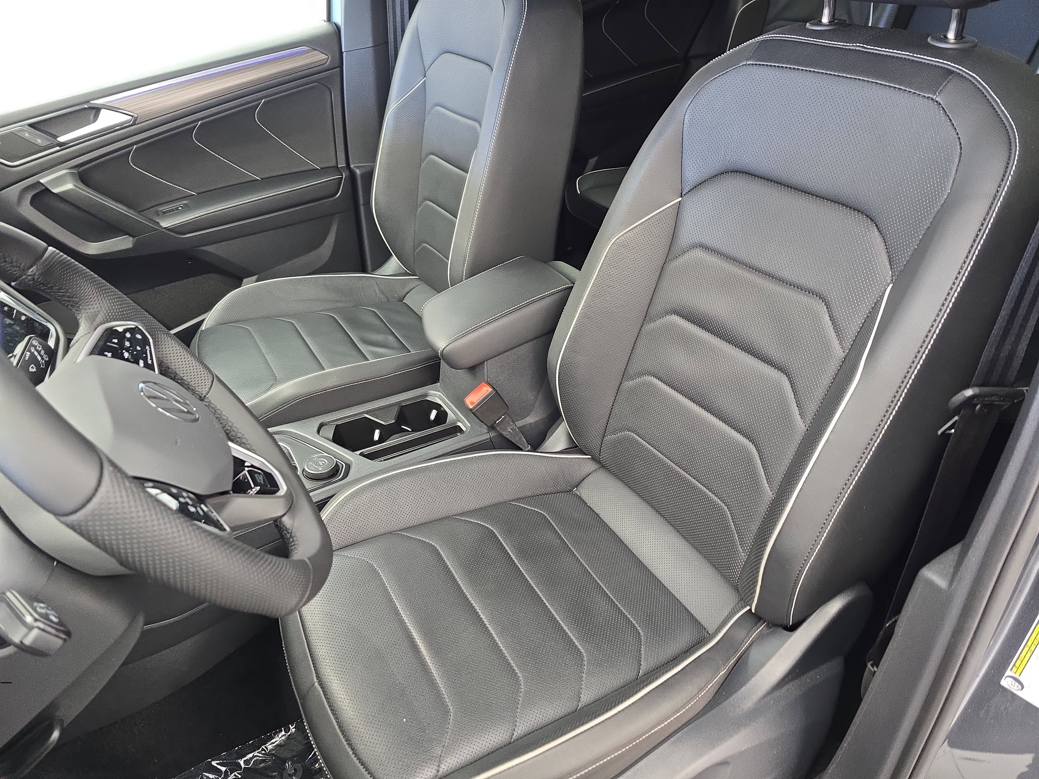 2024 Volkswagen Tiguan SEL R-Line