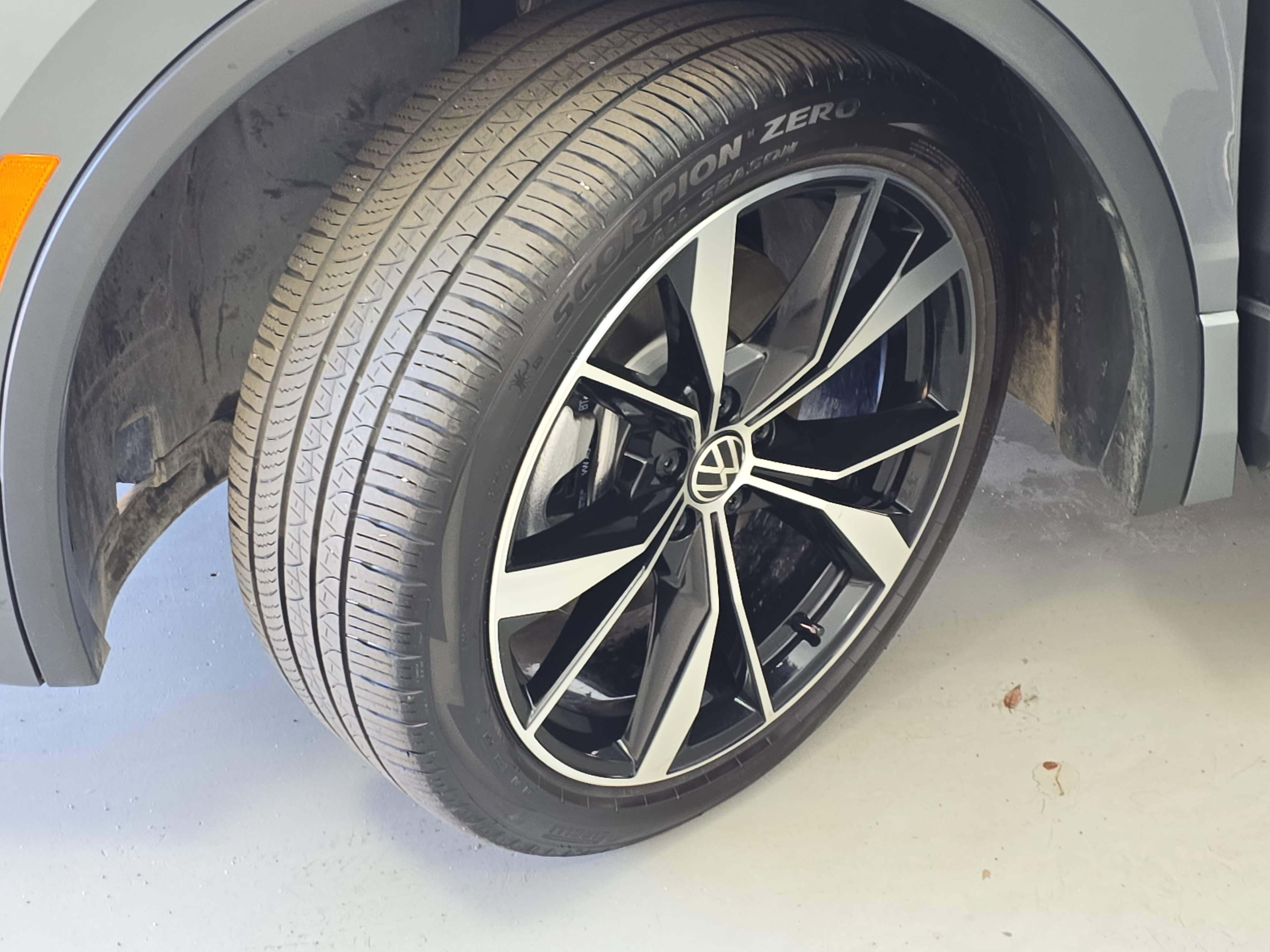 2024 Volkswagen Tiguan SEL R-Line