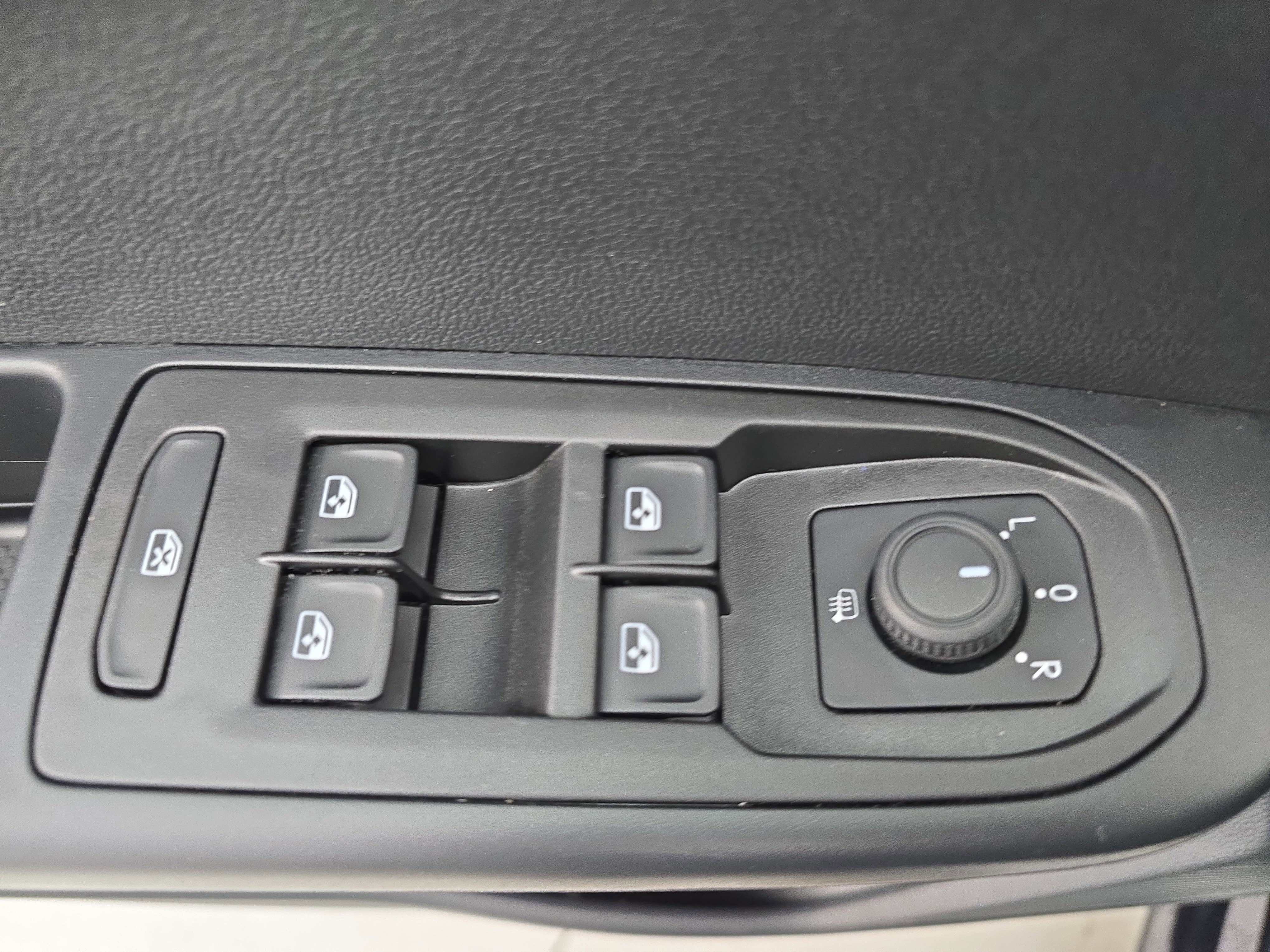 2023 Volkswagen Taos SEL