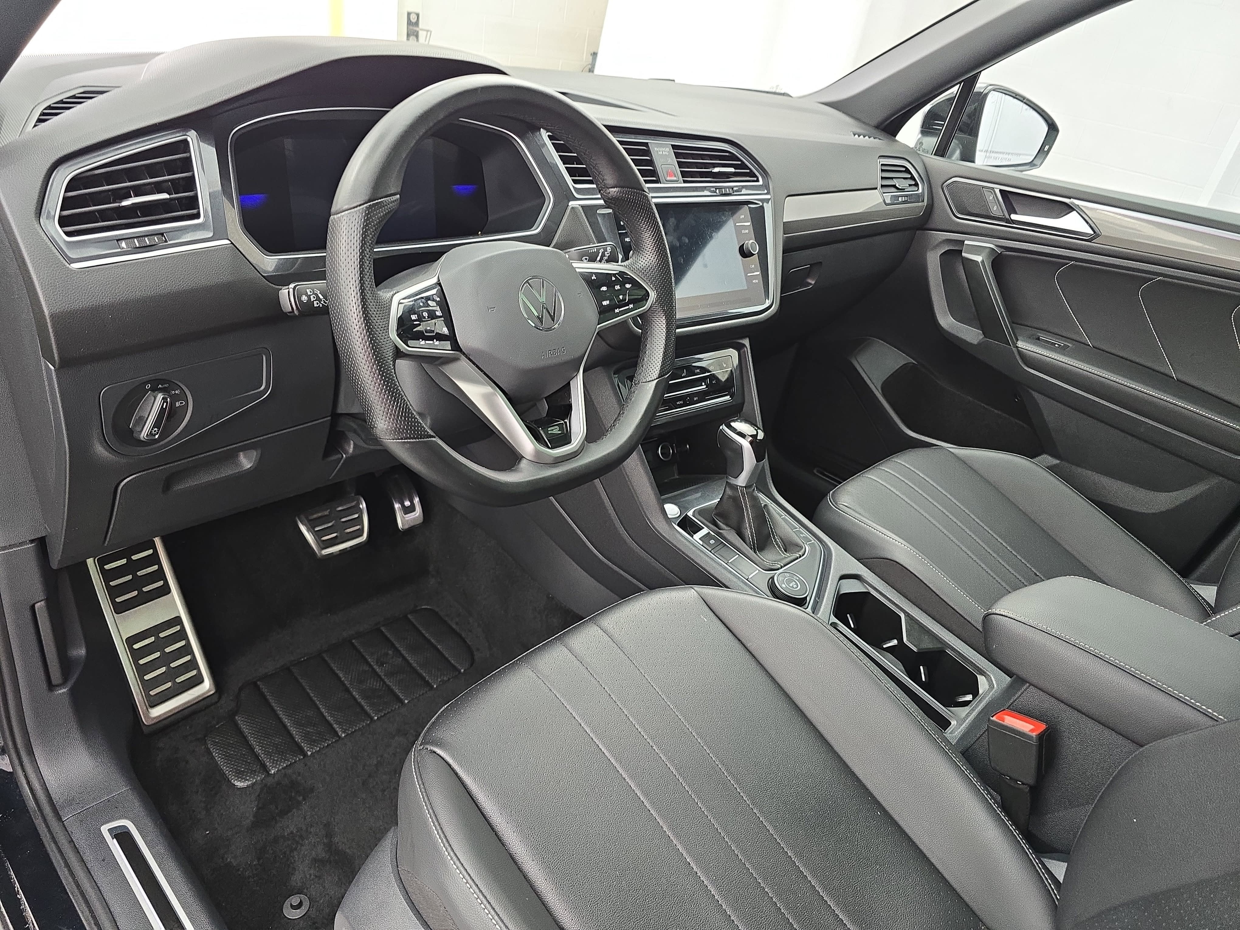 2024 Volkswagen Tiguan SE R-Line Black