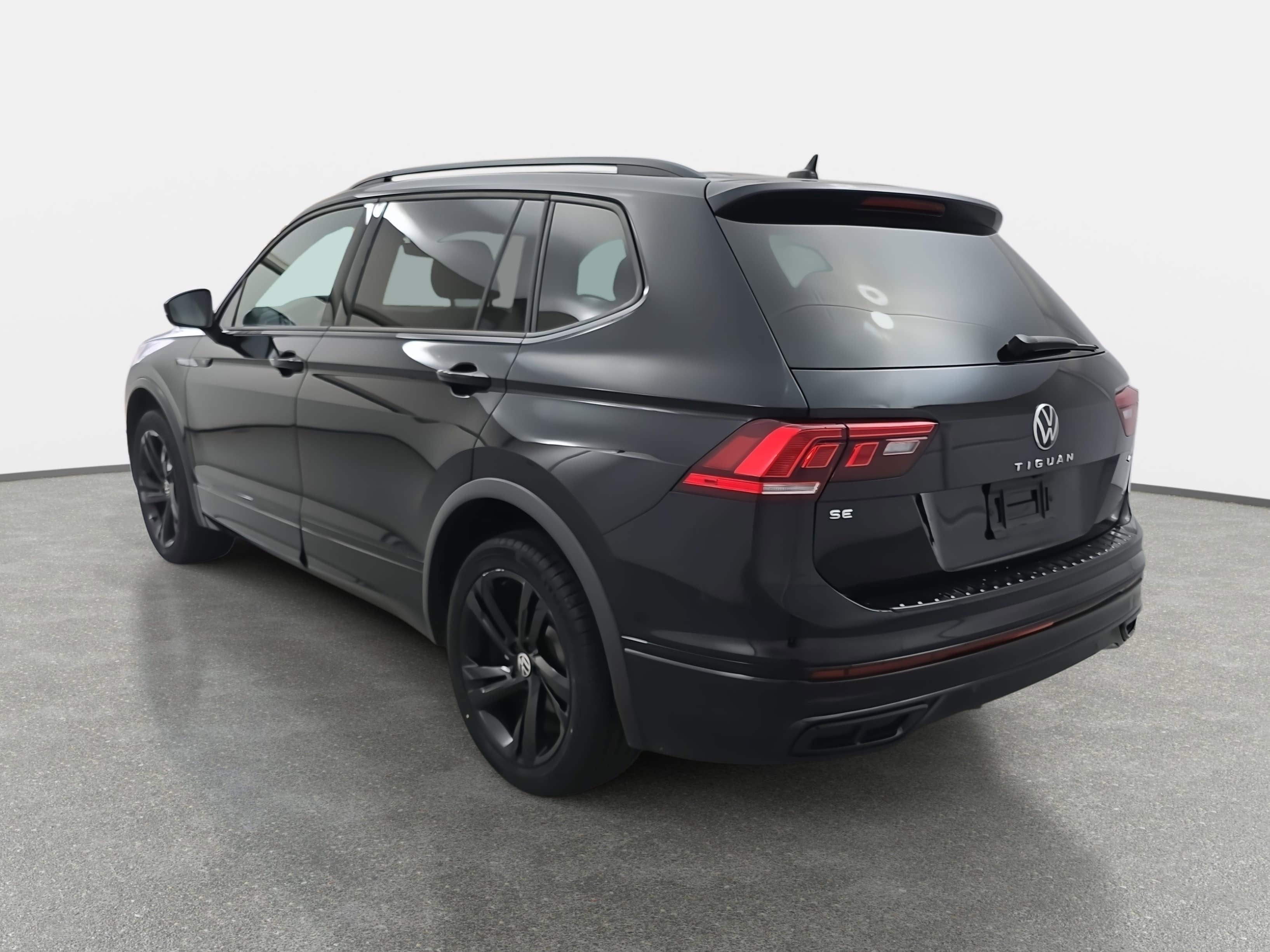 2024 Volkswagen Tiguan SE R-Line Black