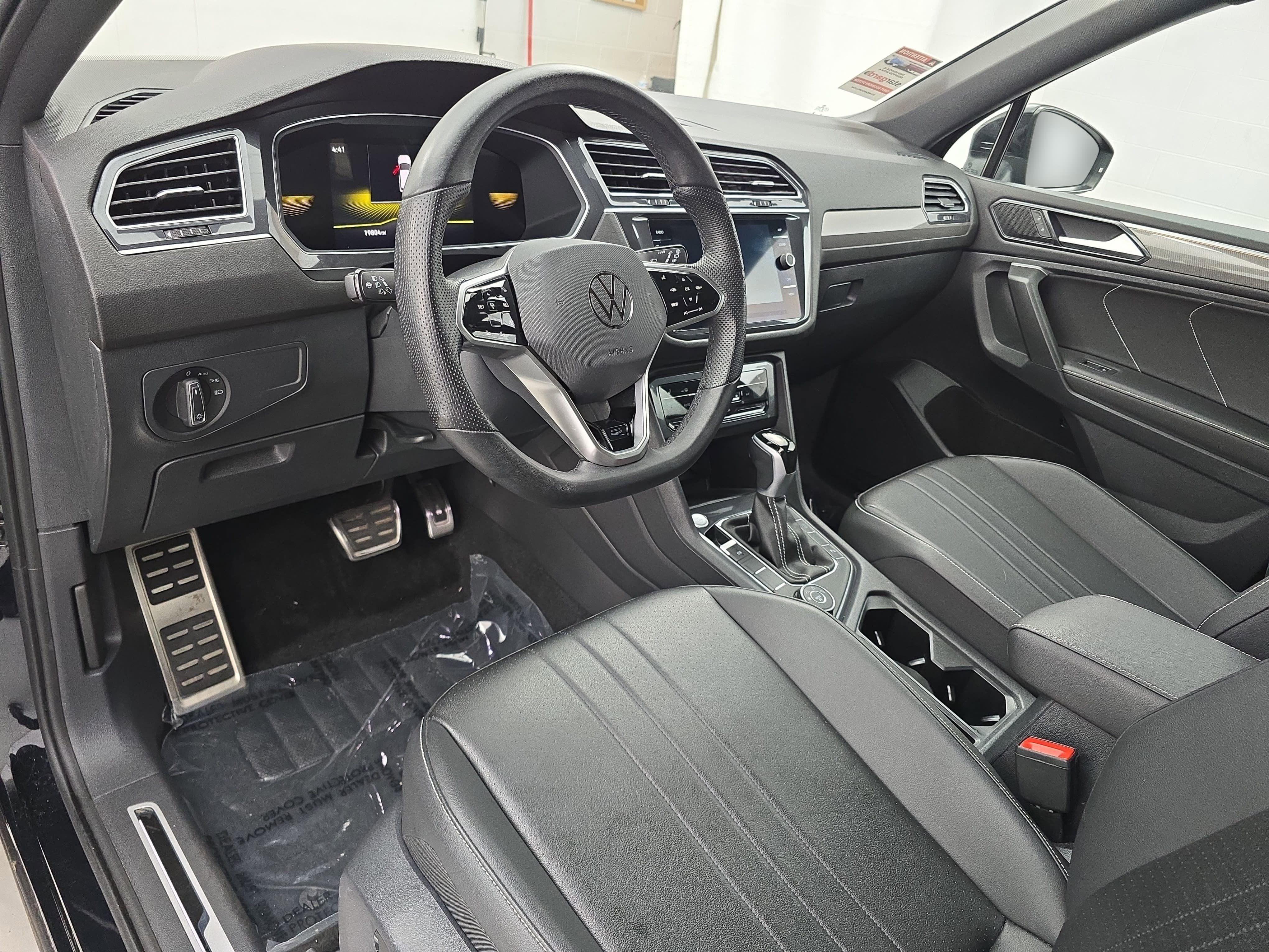 2024 Volkswagen Tiguan SE R-Line Black