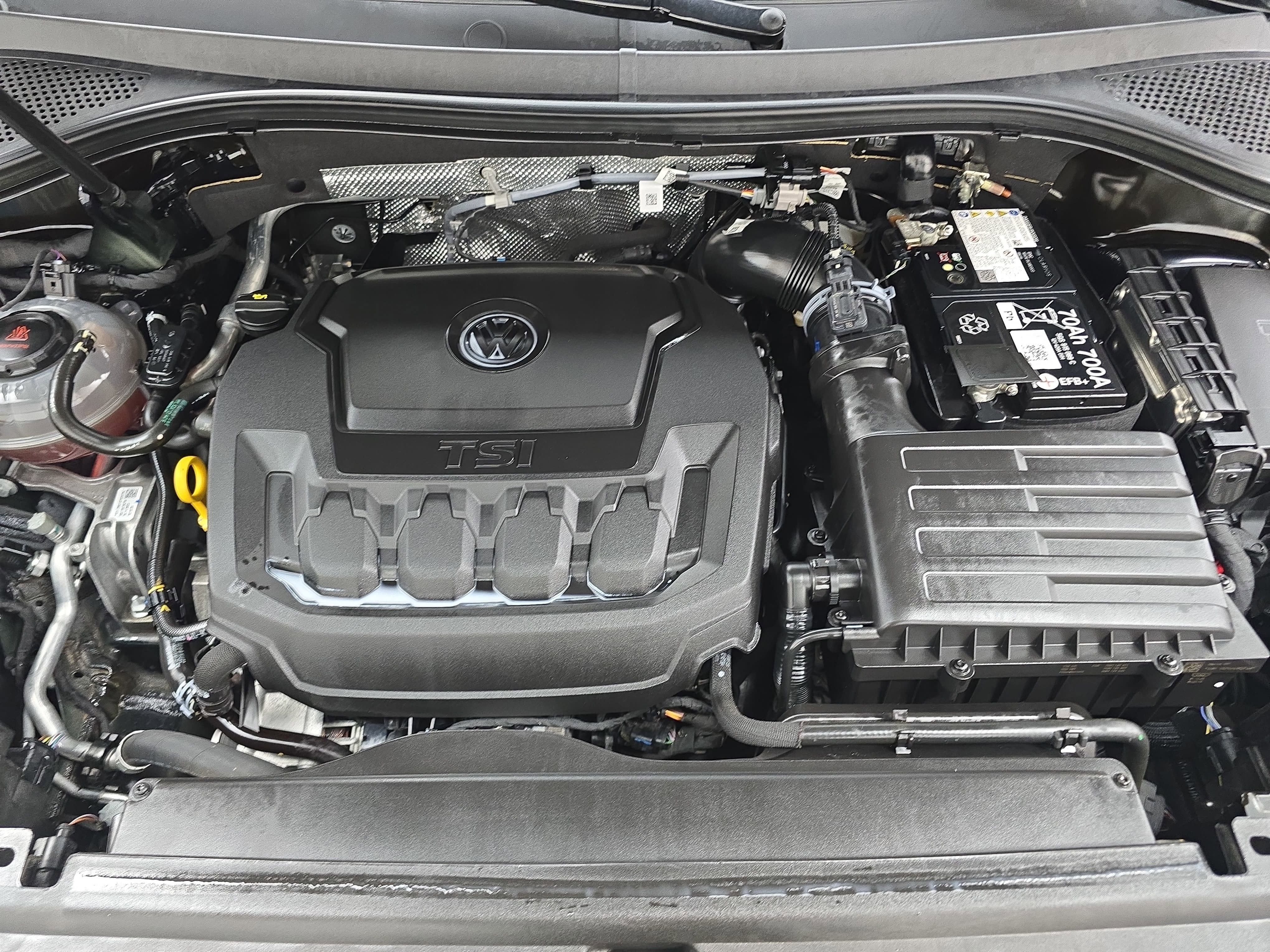 2024 Volkswagen Tiguan SE R-Line Black