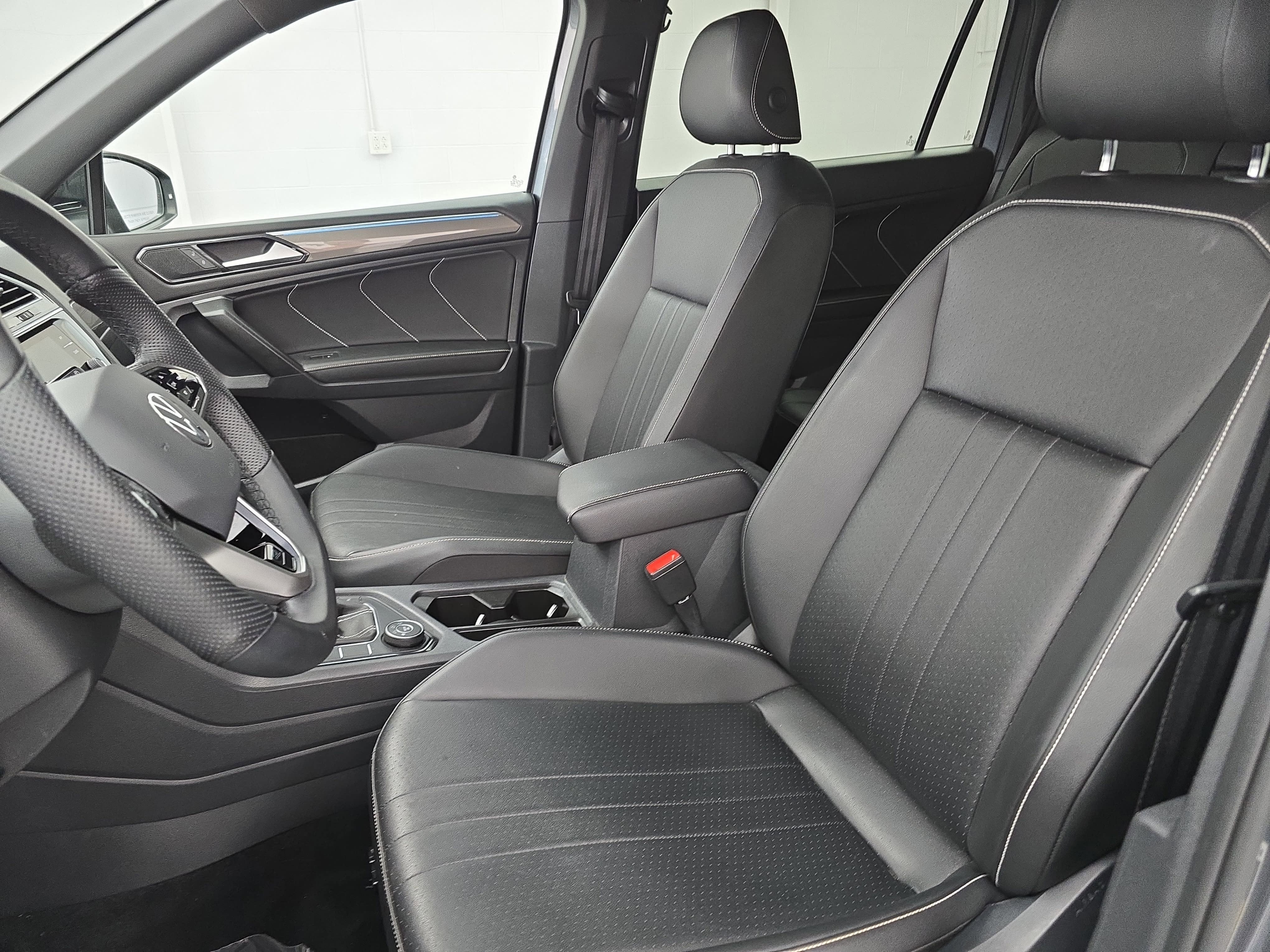 2022 Volkswagen Tiguan SE R-Line Black