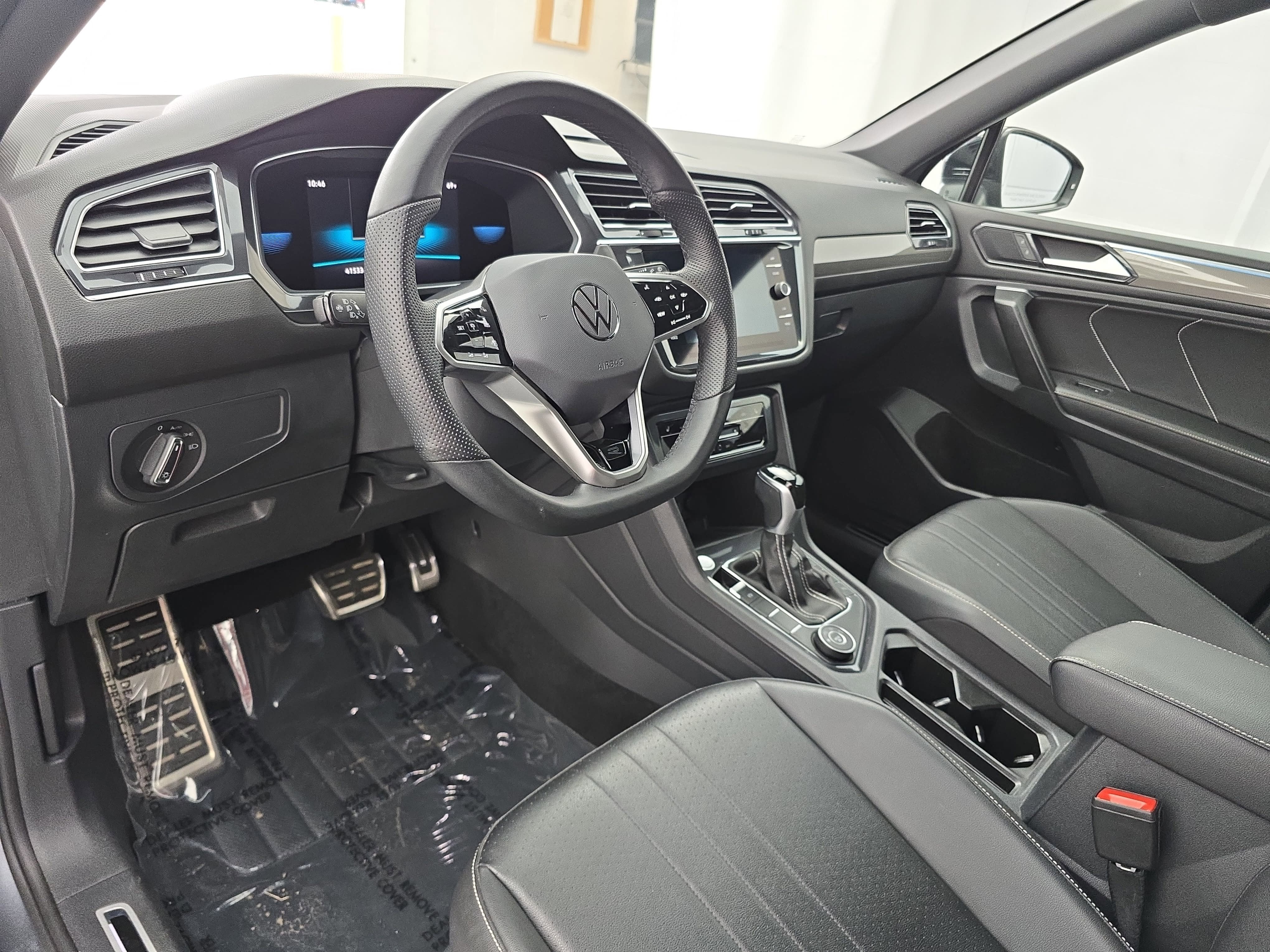 2022 Volkswagen Tiguan SE R-Line Black