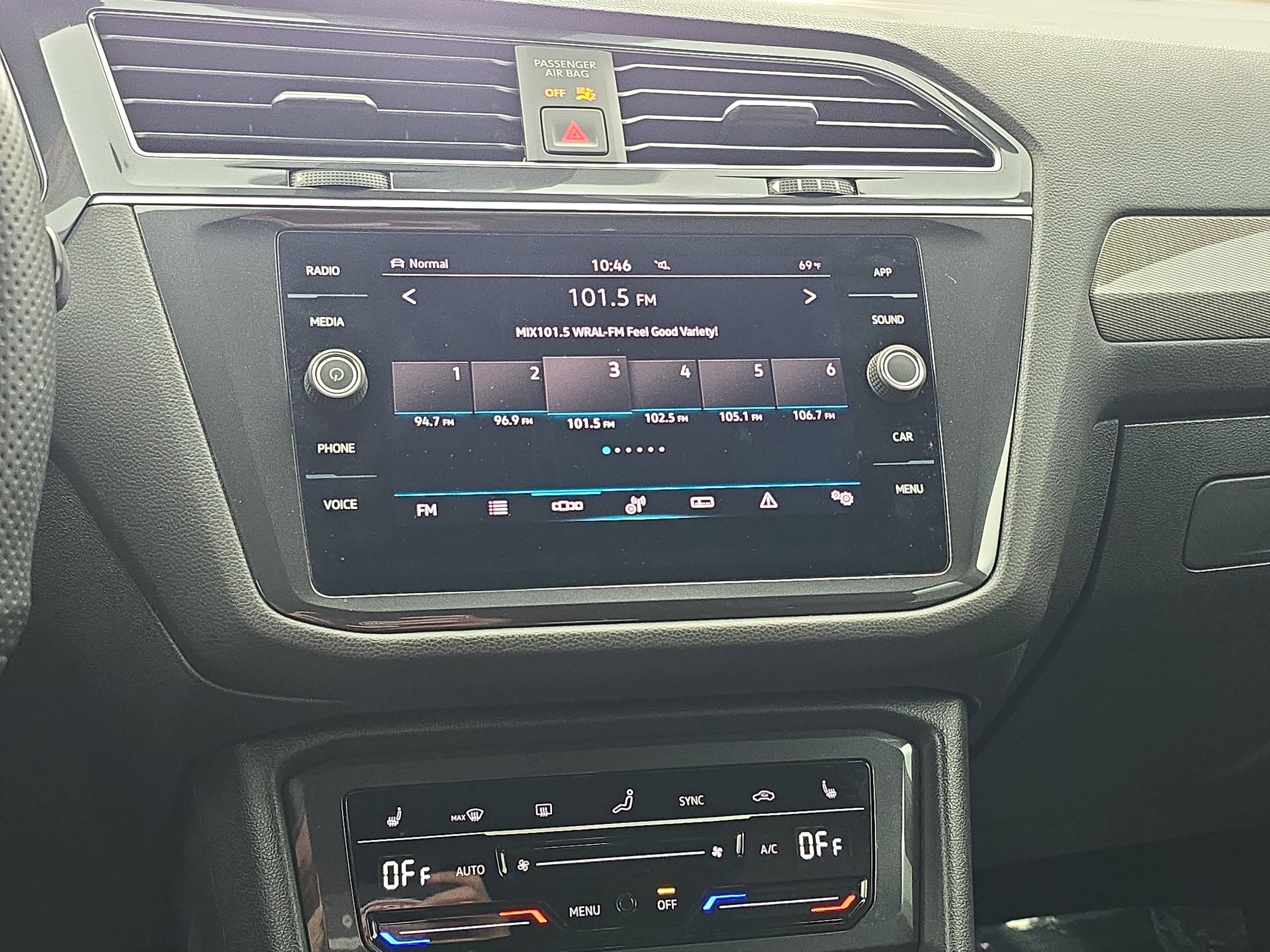 2022 Volkswagen Tiguan SE R-Line Black