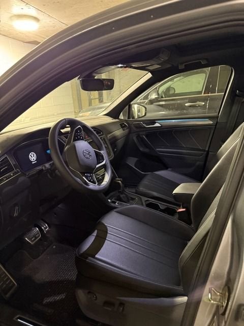 2022 Volkswagen Tiguan SE R-Line Black