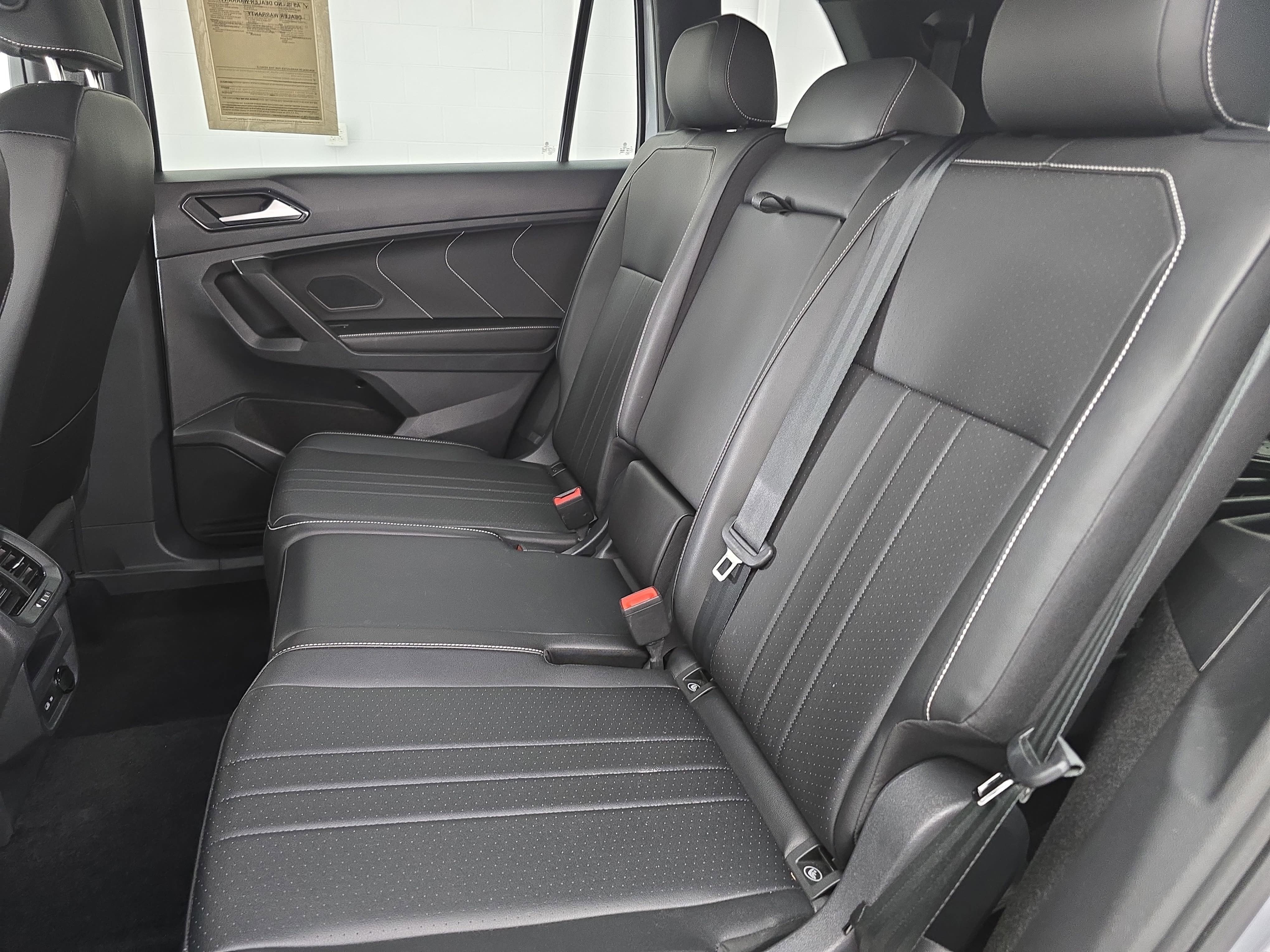 2023 Volkswagen Tiguan SE R-Line Black