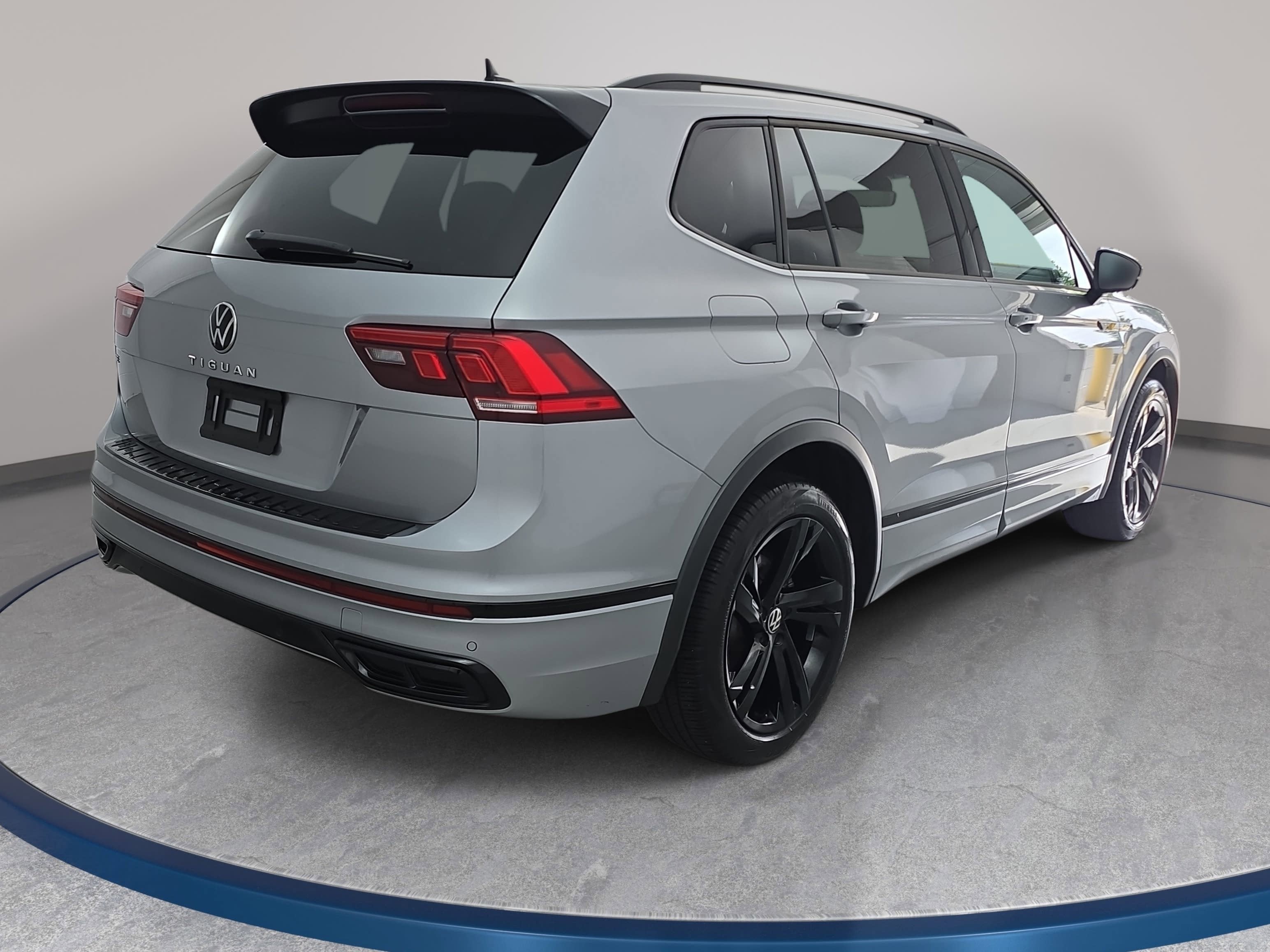2023 Volkswagen Tiguan SE R-Line Black