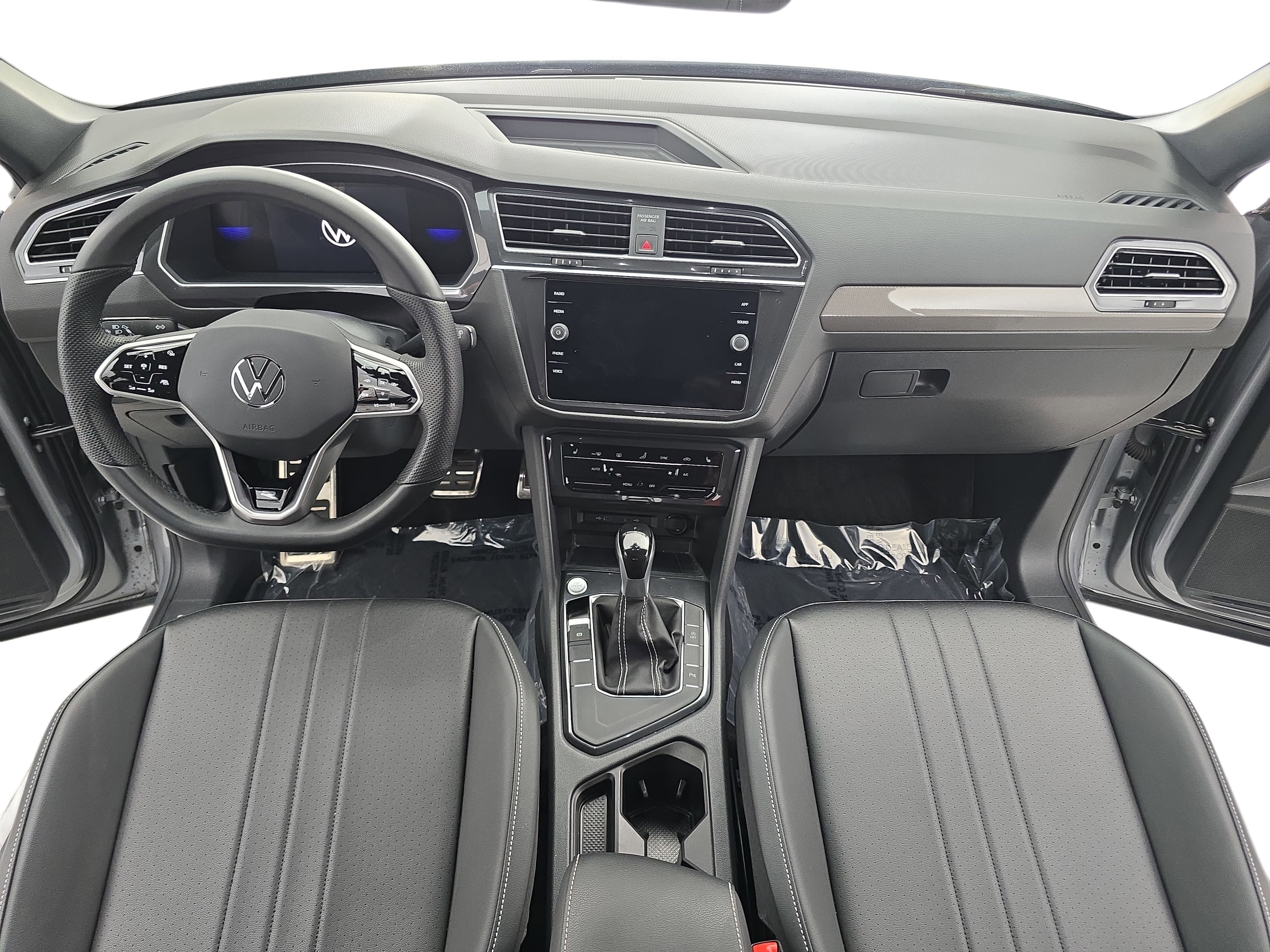 2023 Volkswagen Tiguan SE R-Line Black