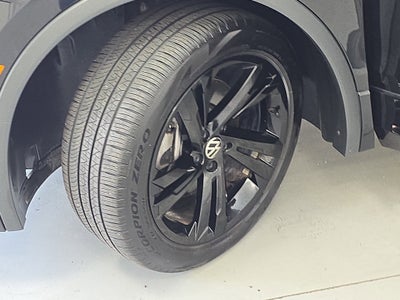 2024 Volkswagen Tiguan SE R-Line Black