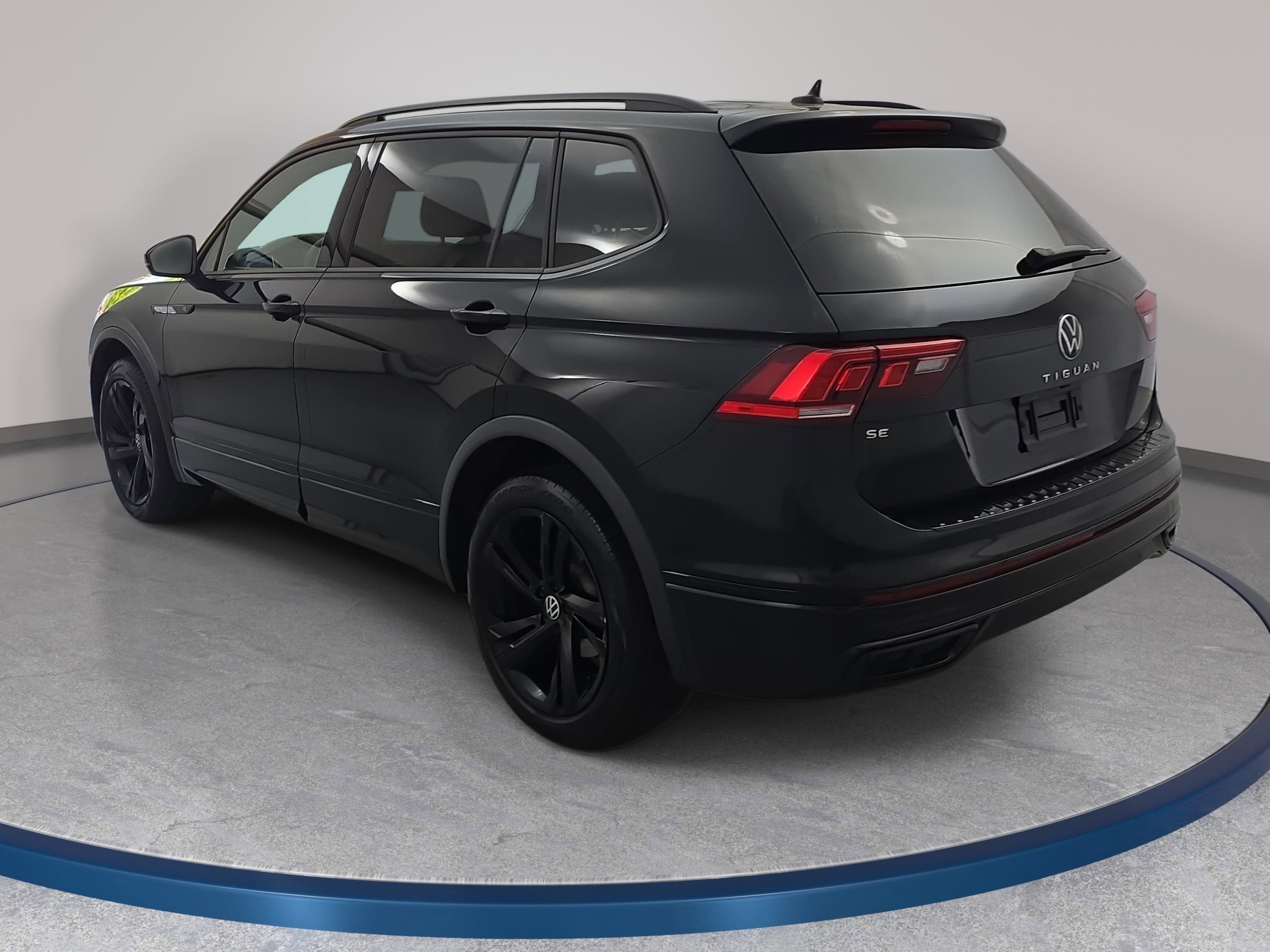 2024 Volkswagen Tiguan SE R-Line Black