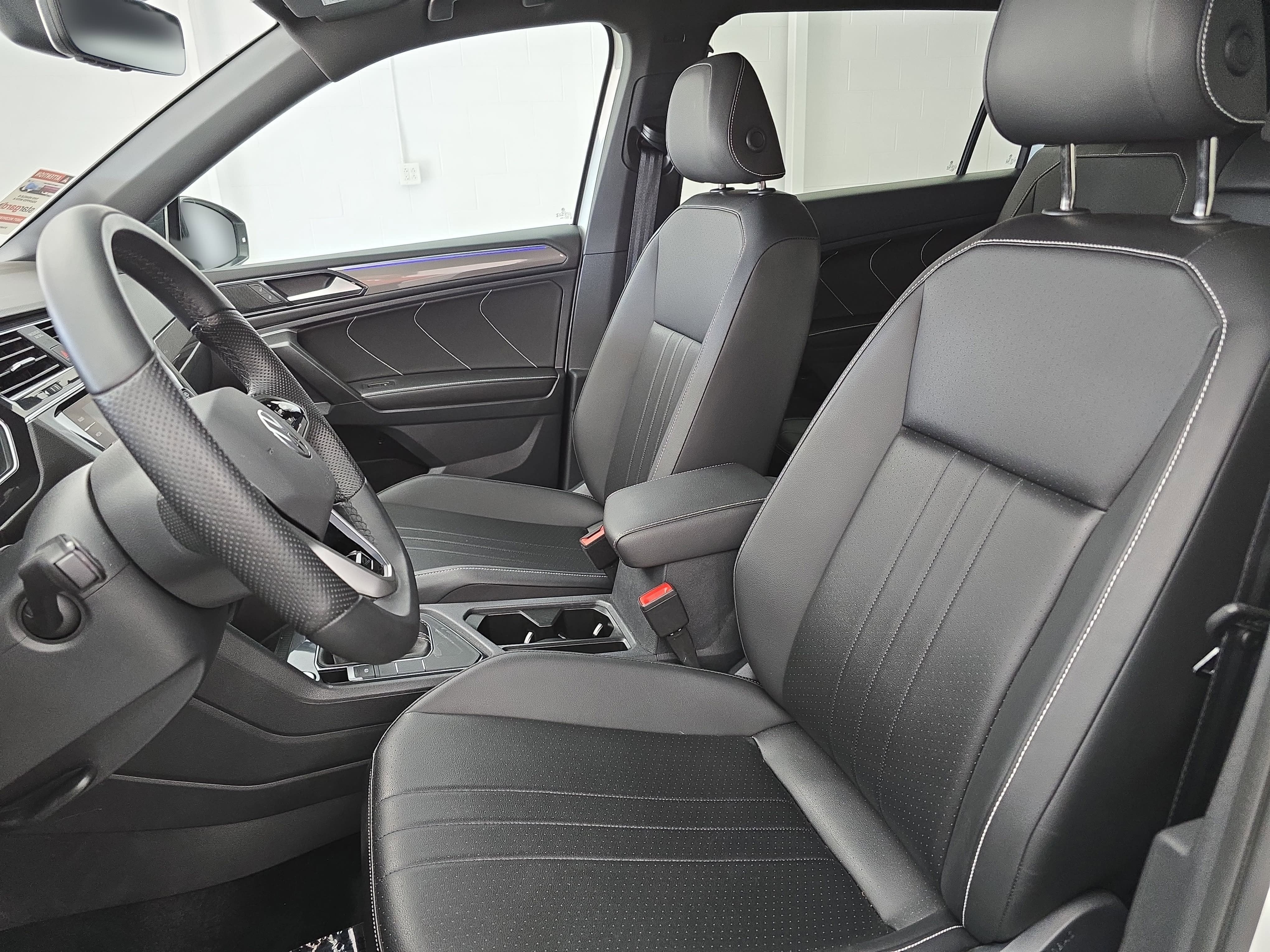 2024 Volkswagen Tiguan SE R-Line Black