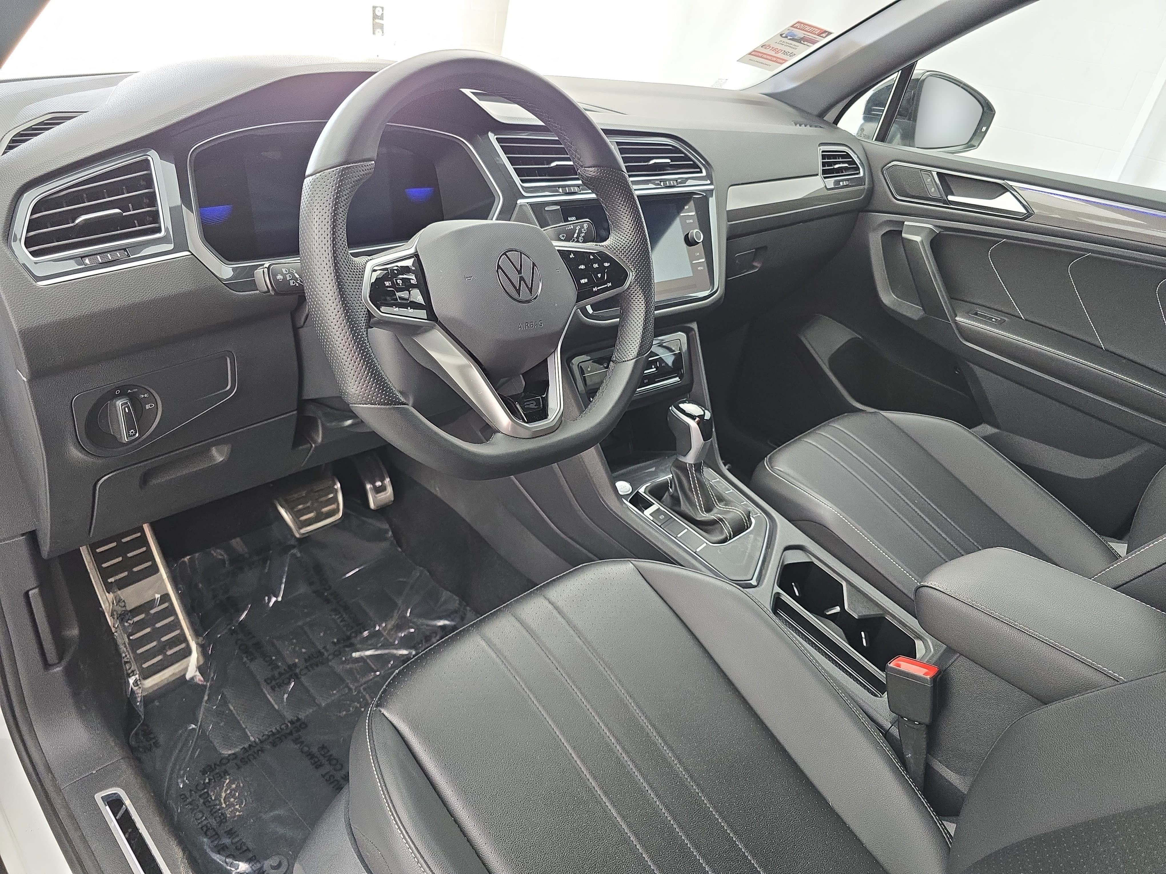 2024 Volkswagen Tiguan SE R-Line Black