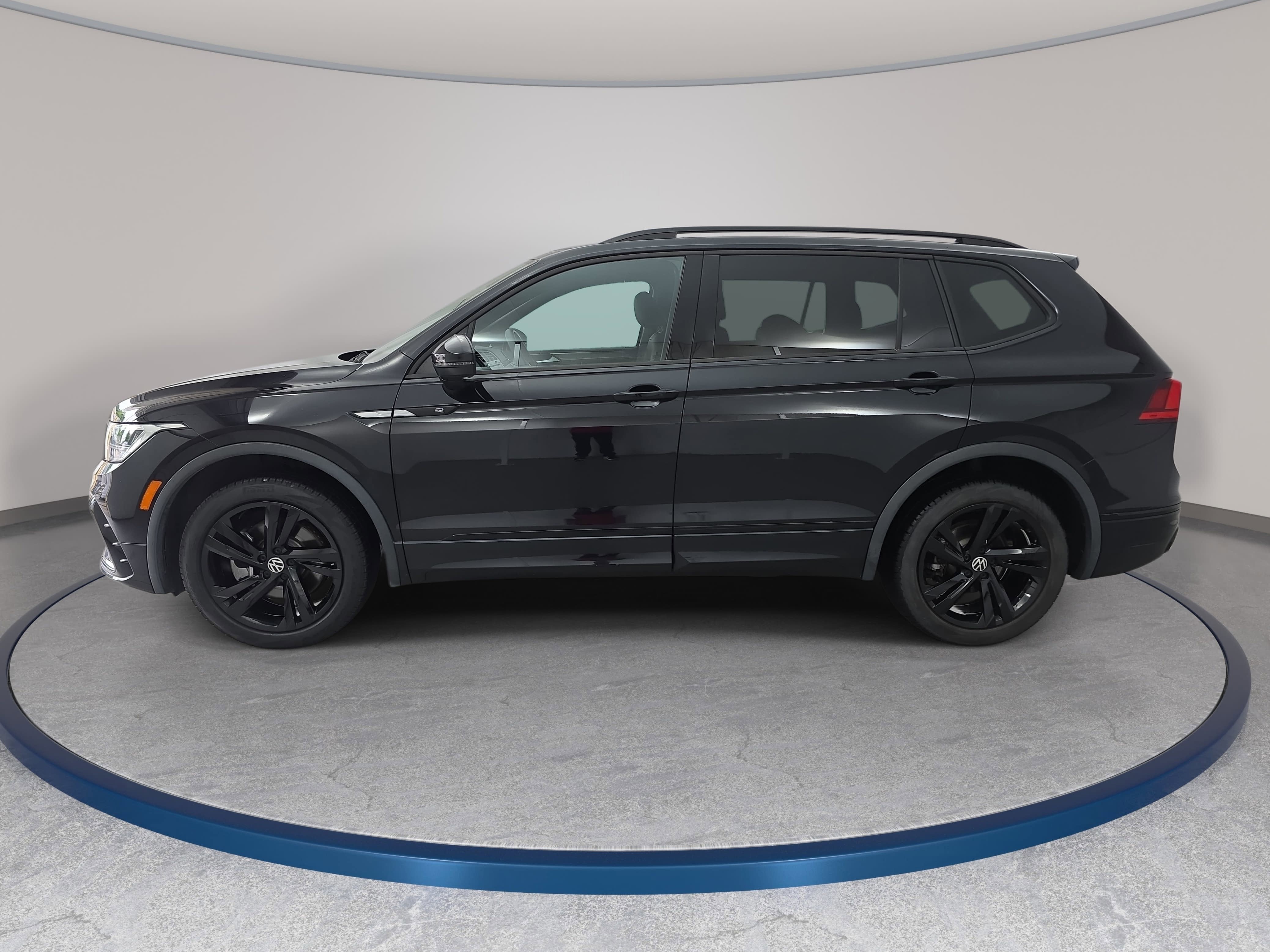 2023 Volkswagen Tiguan SE R-Line Black