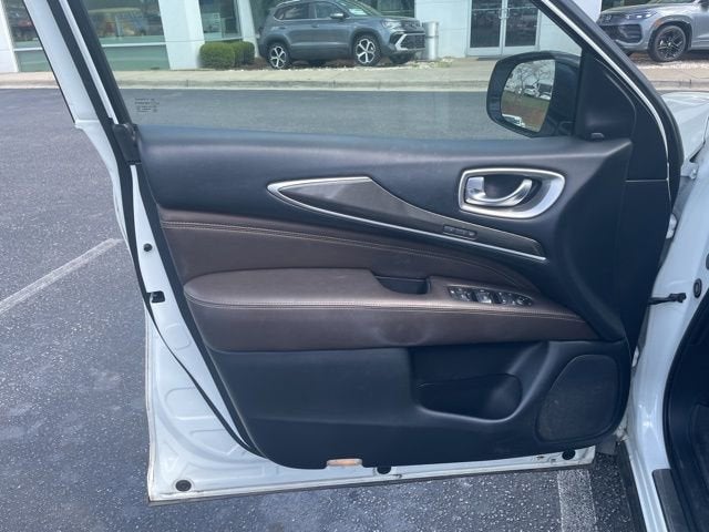 2019 INFINITI QX60 LUXE