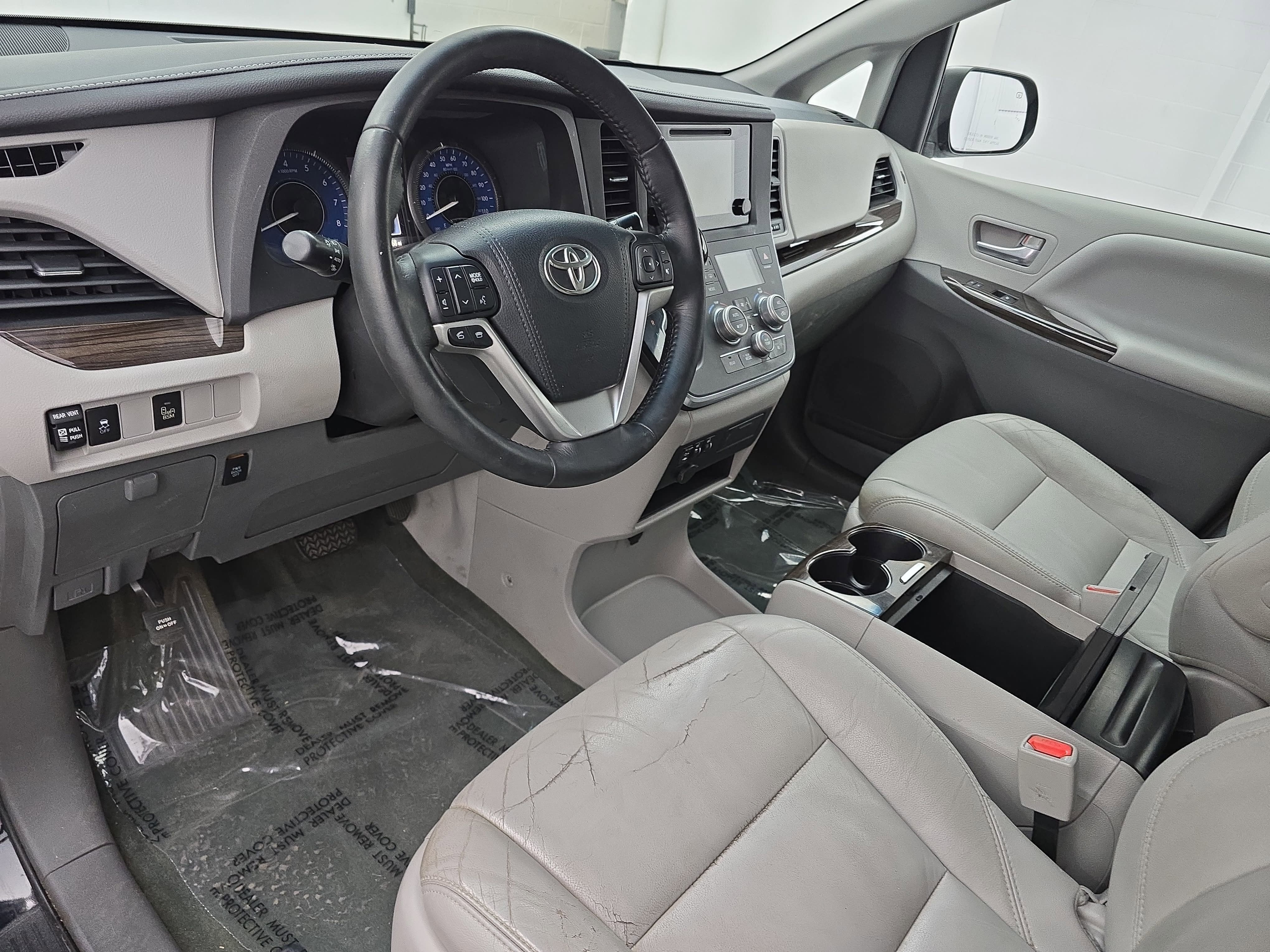 2015 Toyota Sienna XLE
