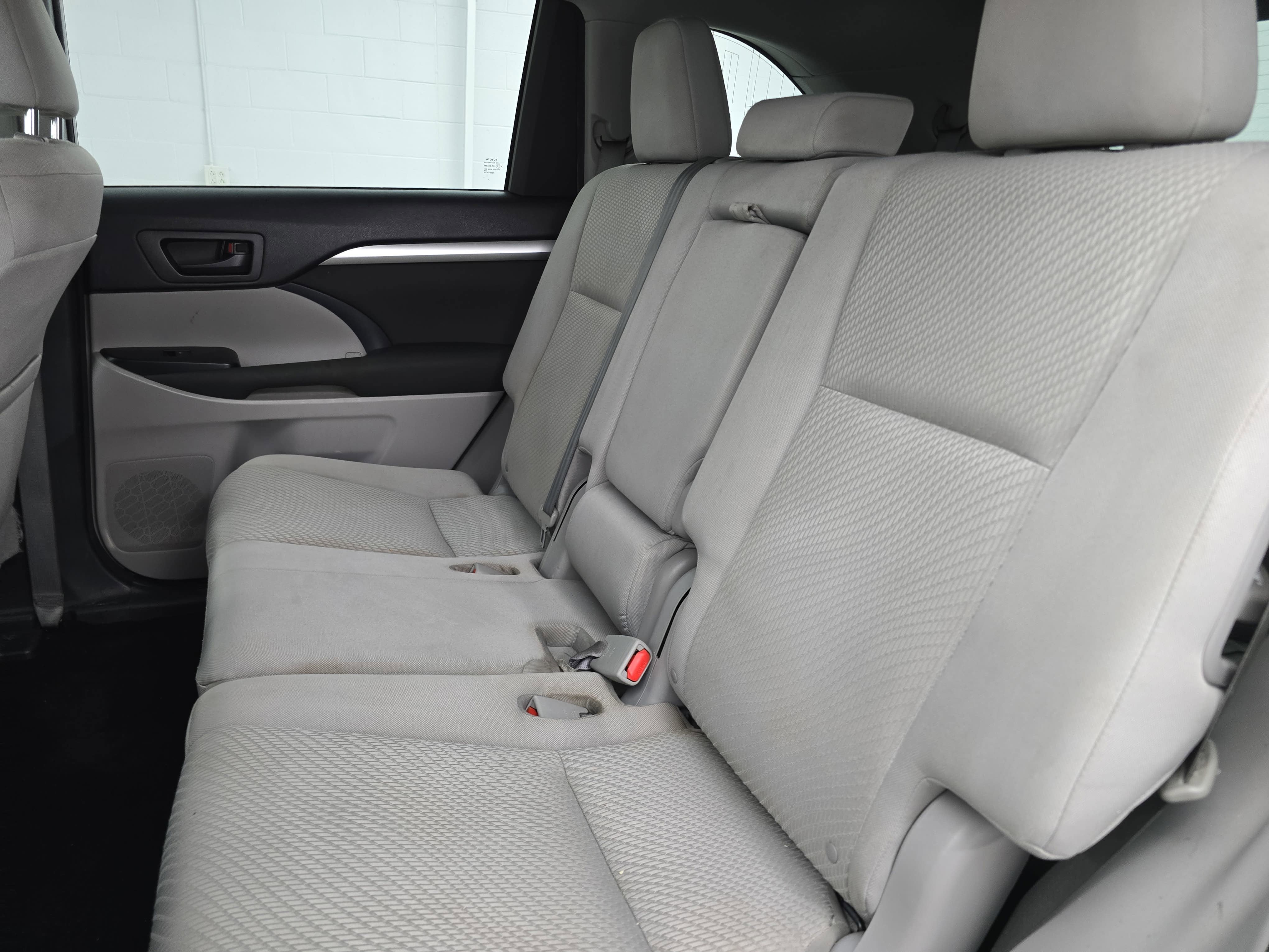 2015 Toyota Highlander LE