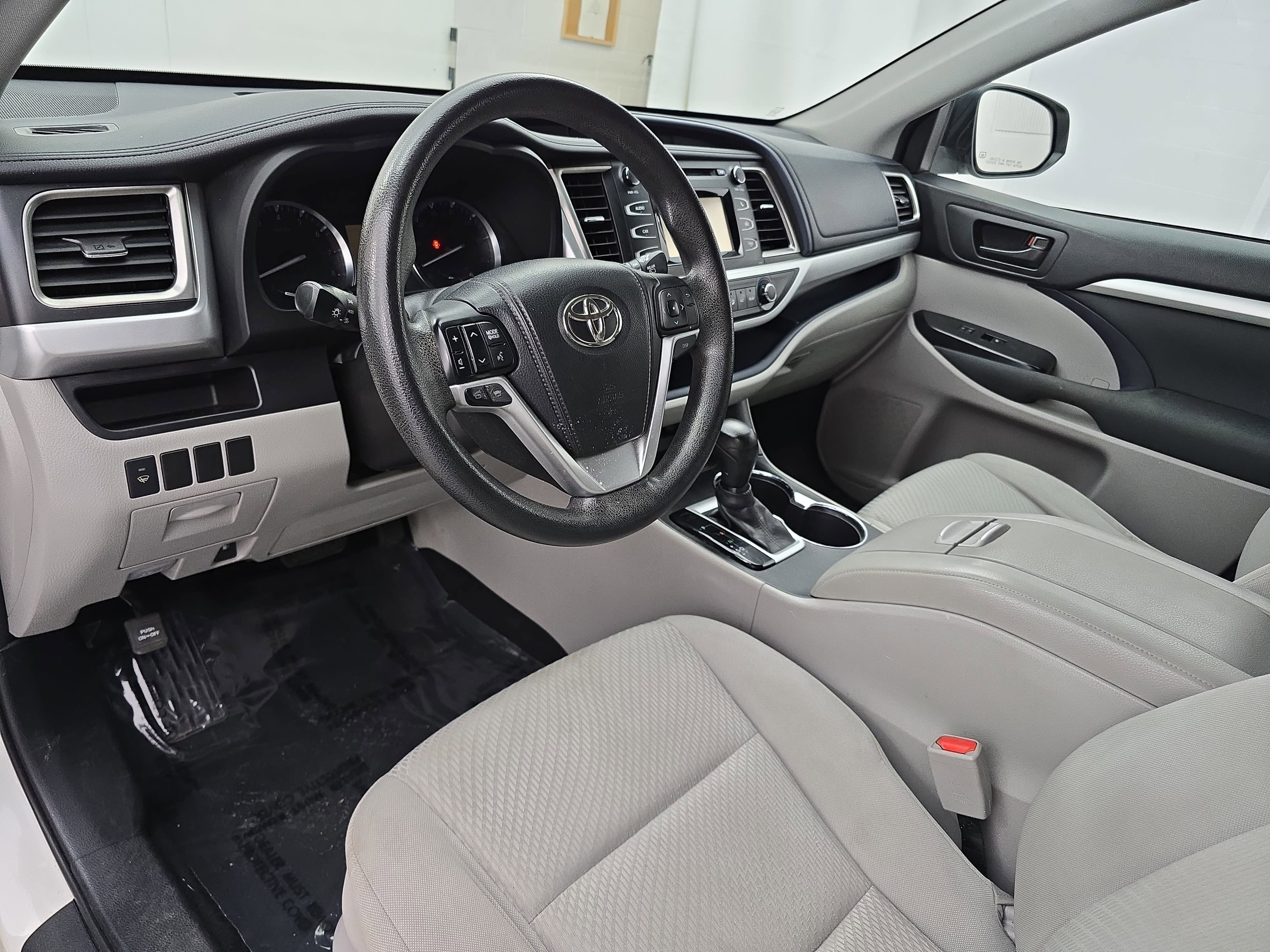 2015 Toyota Highlander LE