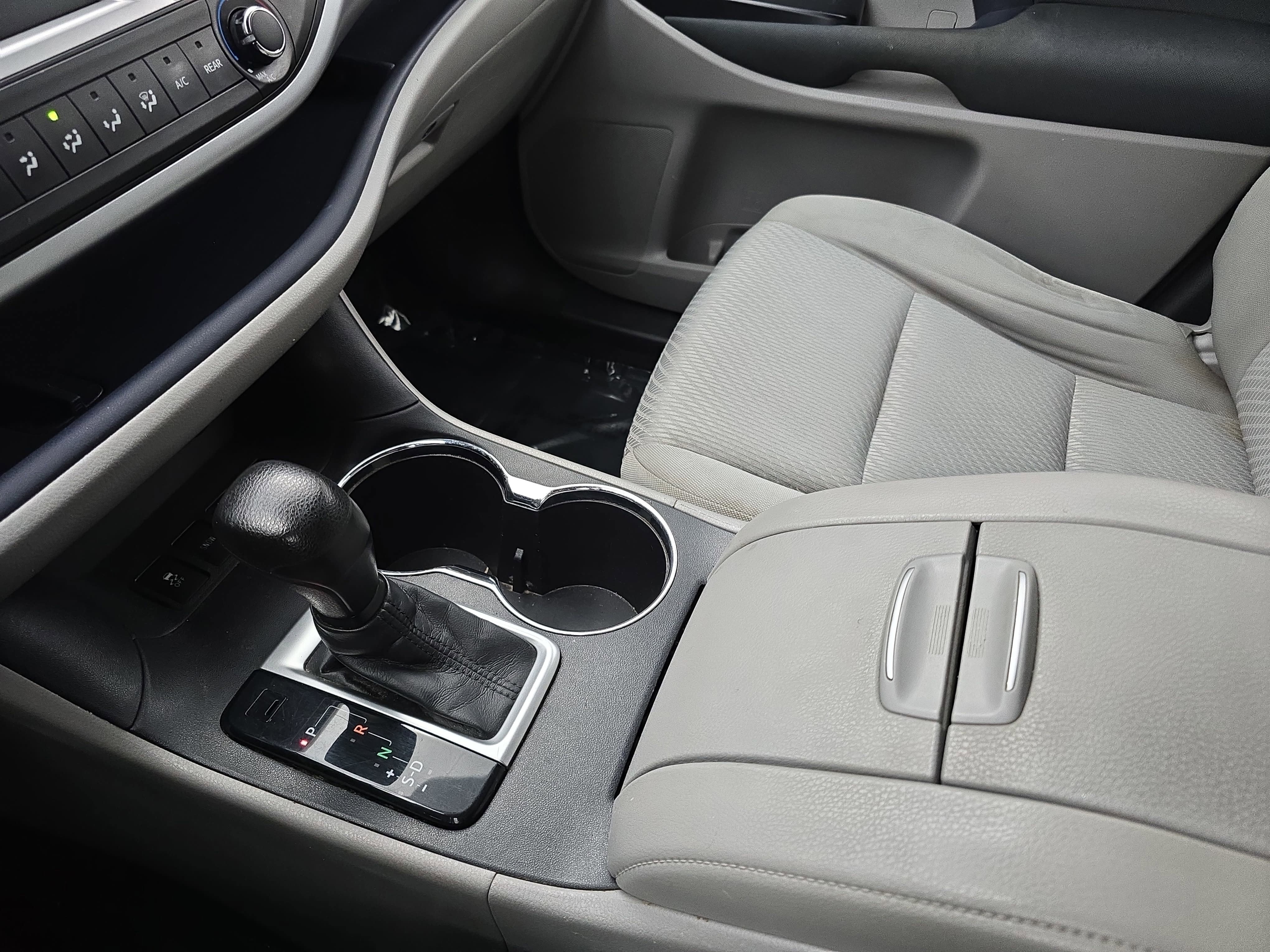 2015 Toyota Highlander LE