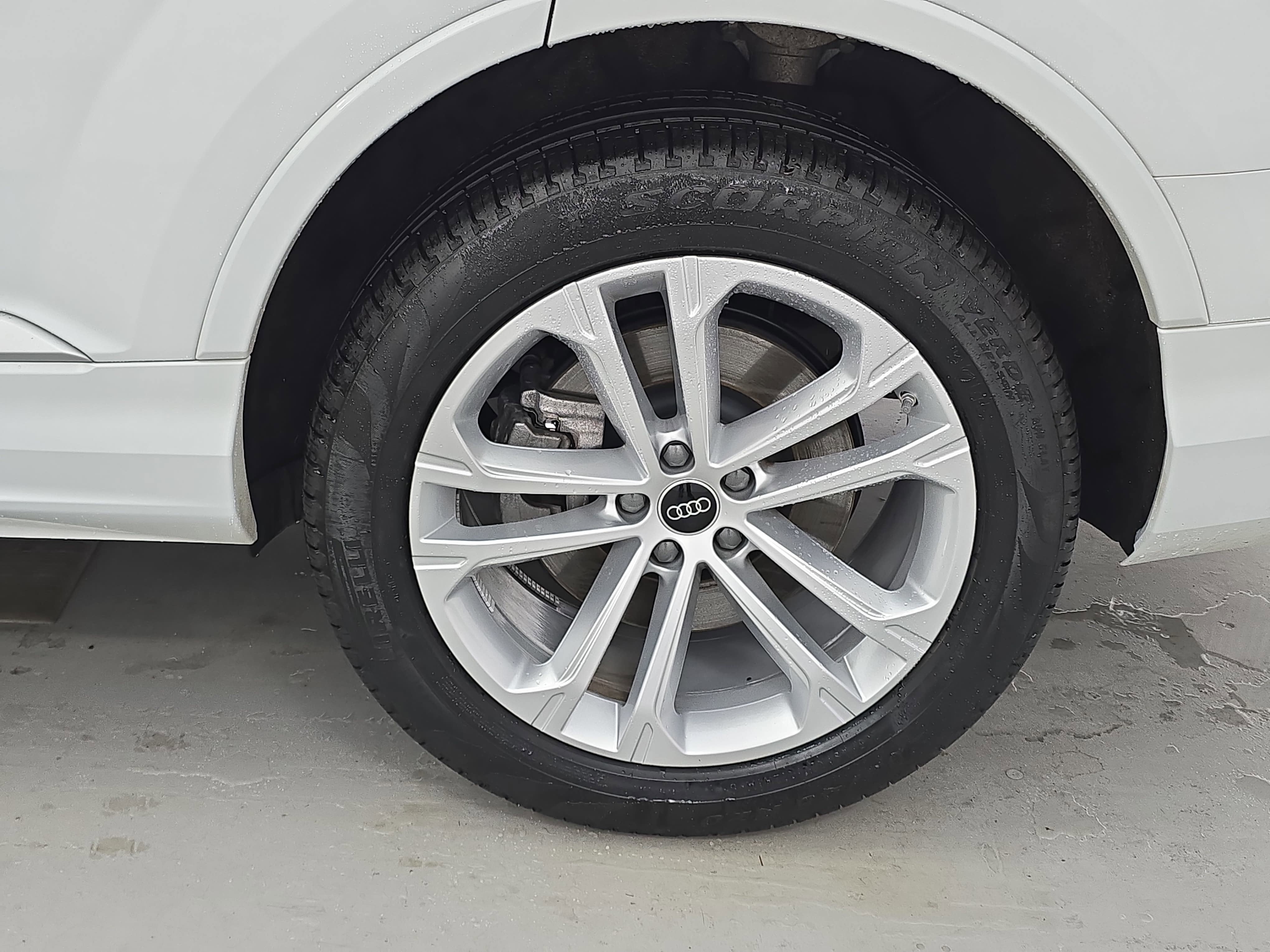 2025 Audi Q7 Premium Plus