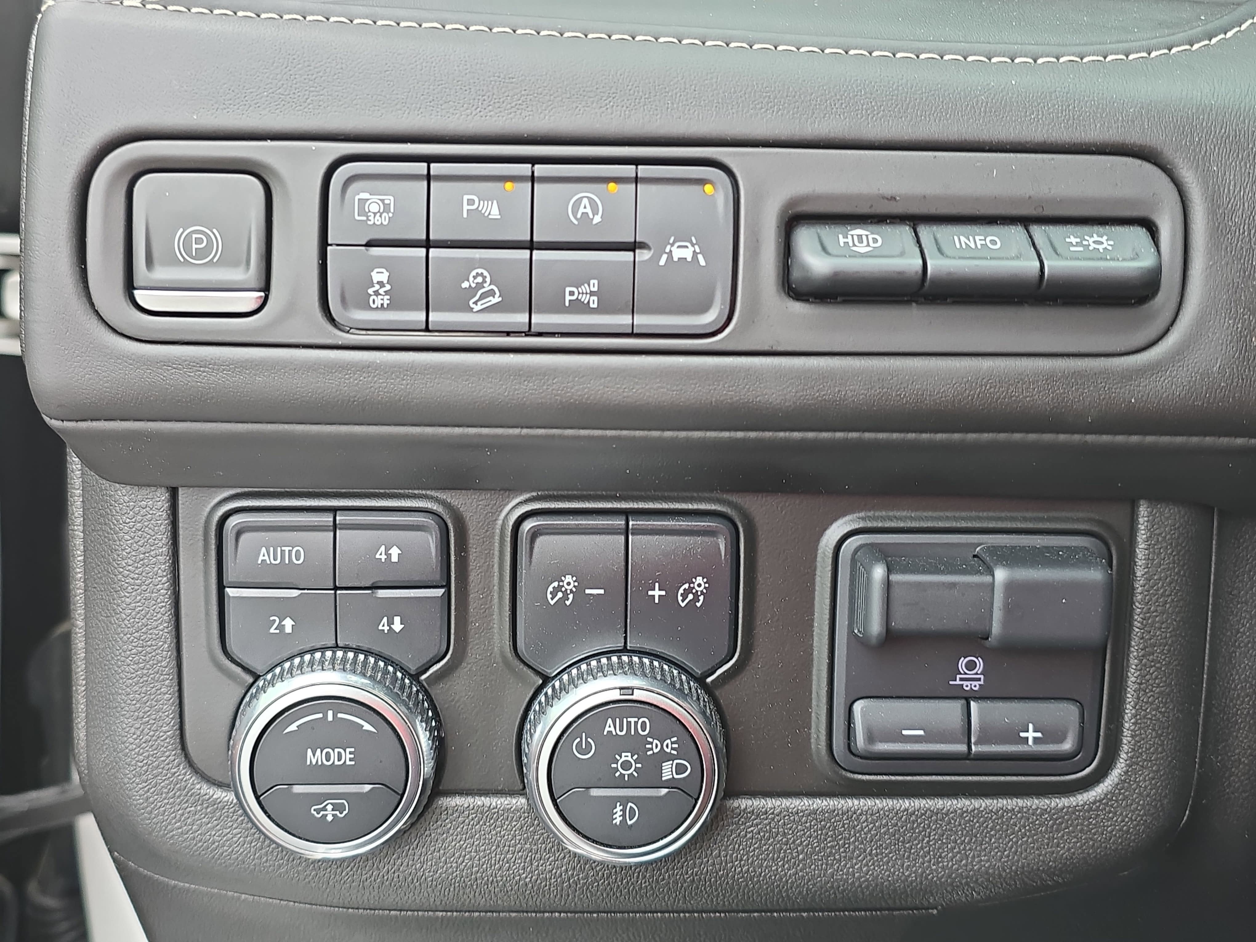 2023 GMC Yukon XL Denali Ultimate