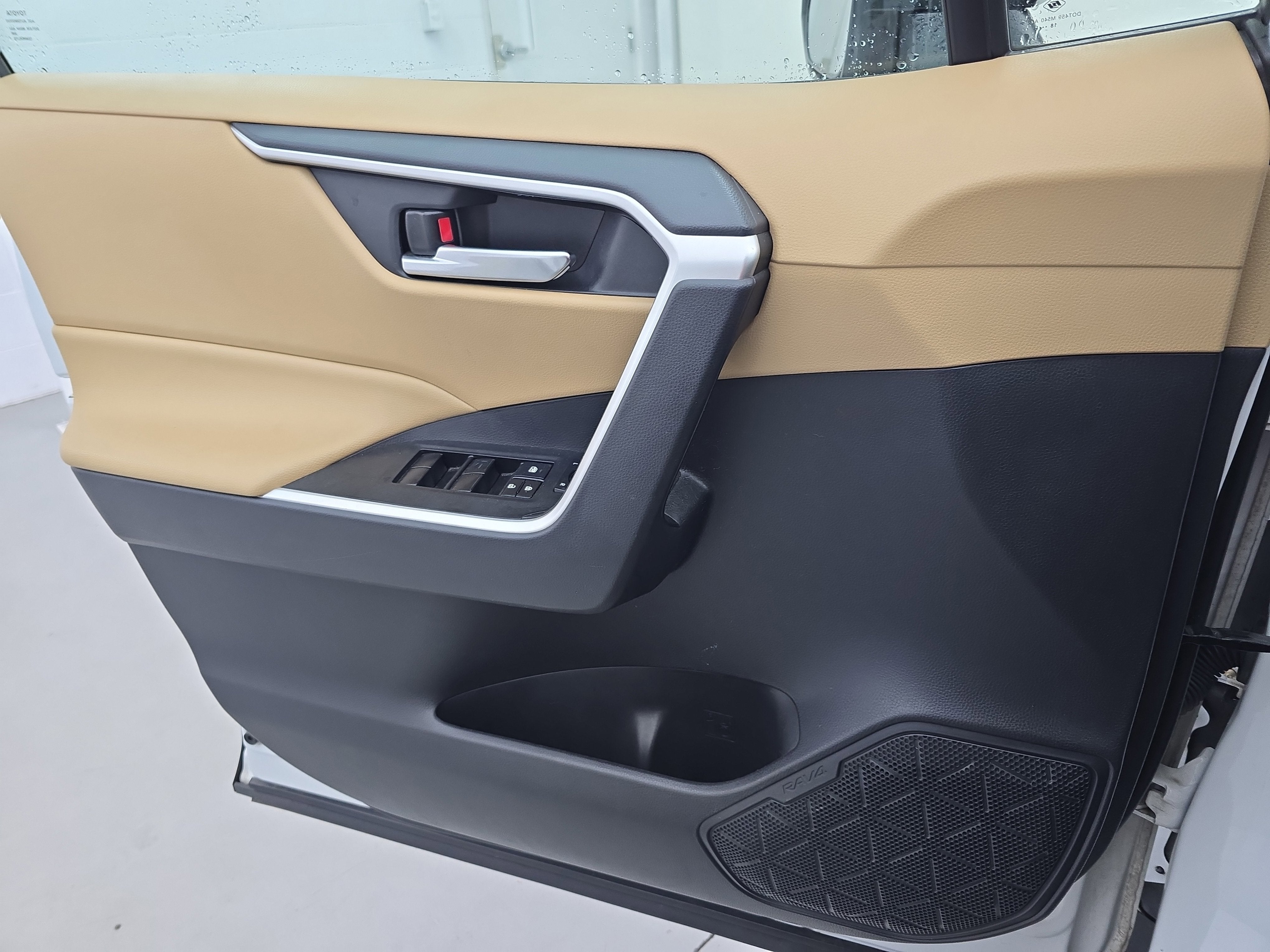 2019 Toyota RAV4 Hybrid XLE