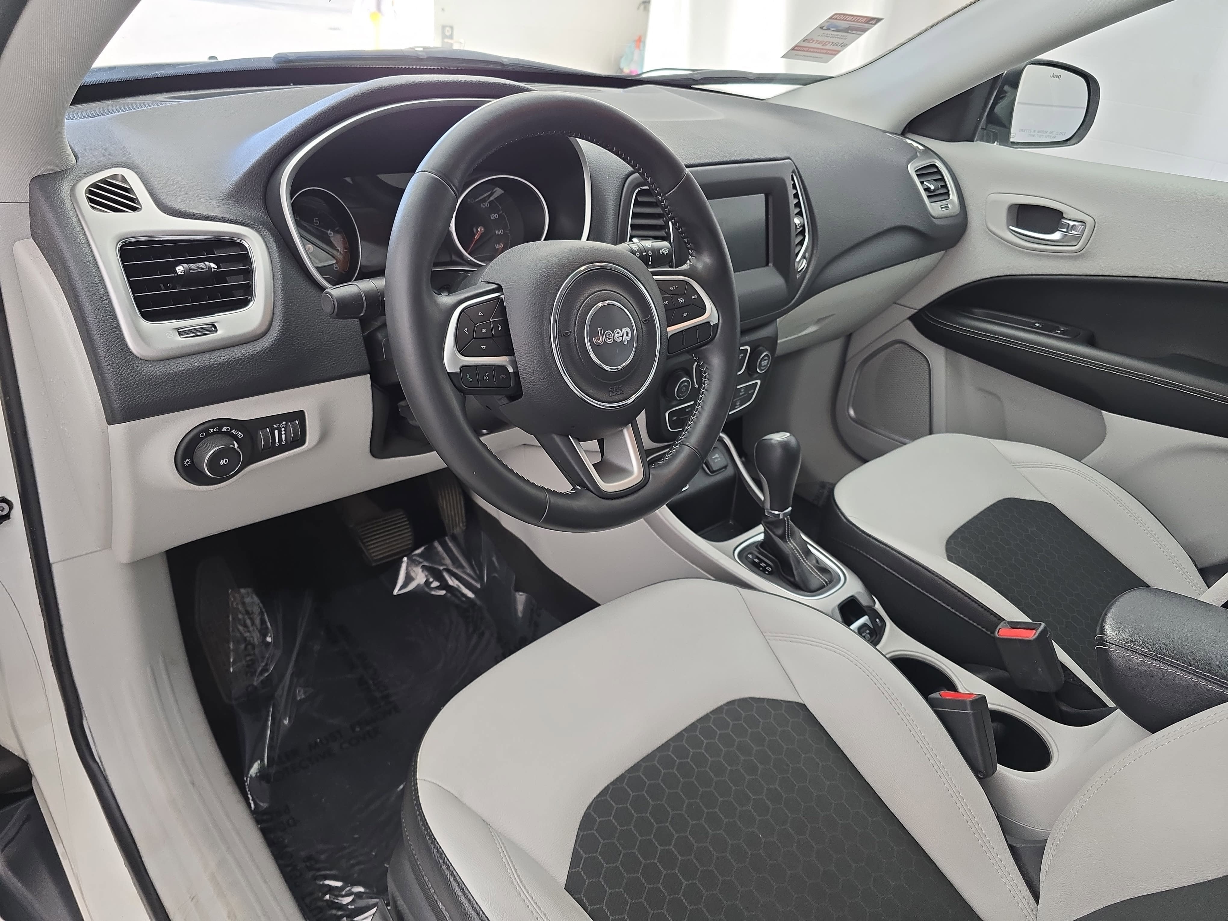 2019 Jeep Compass Latitude w/Sun/Wheel Pkg