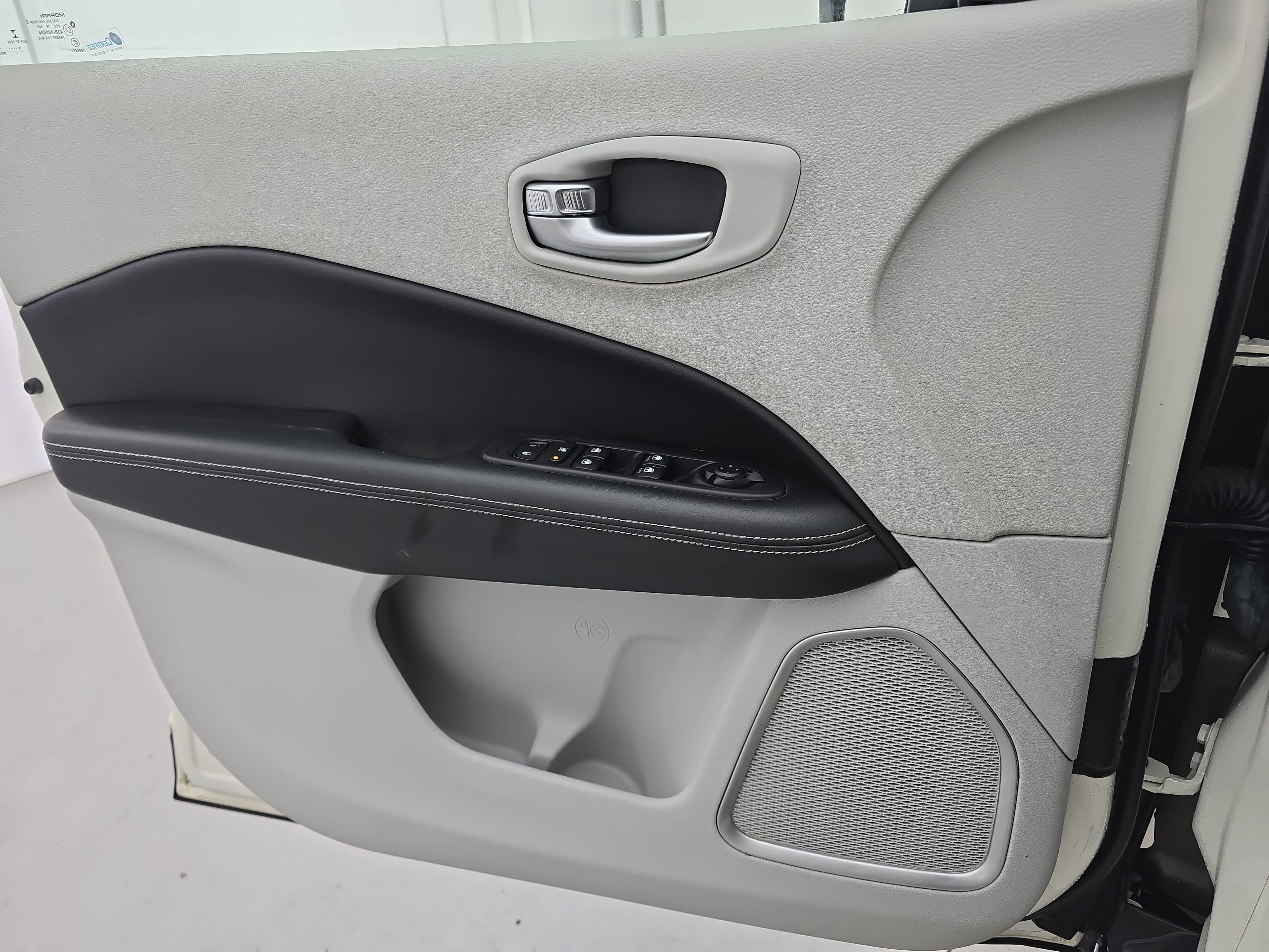 2019 Jeep Compass Latitude w/Sun/Wheel Pkg