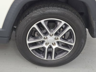 2019 Jeep Compass Latitude w/Sun/Wheel Pkg