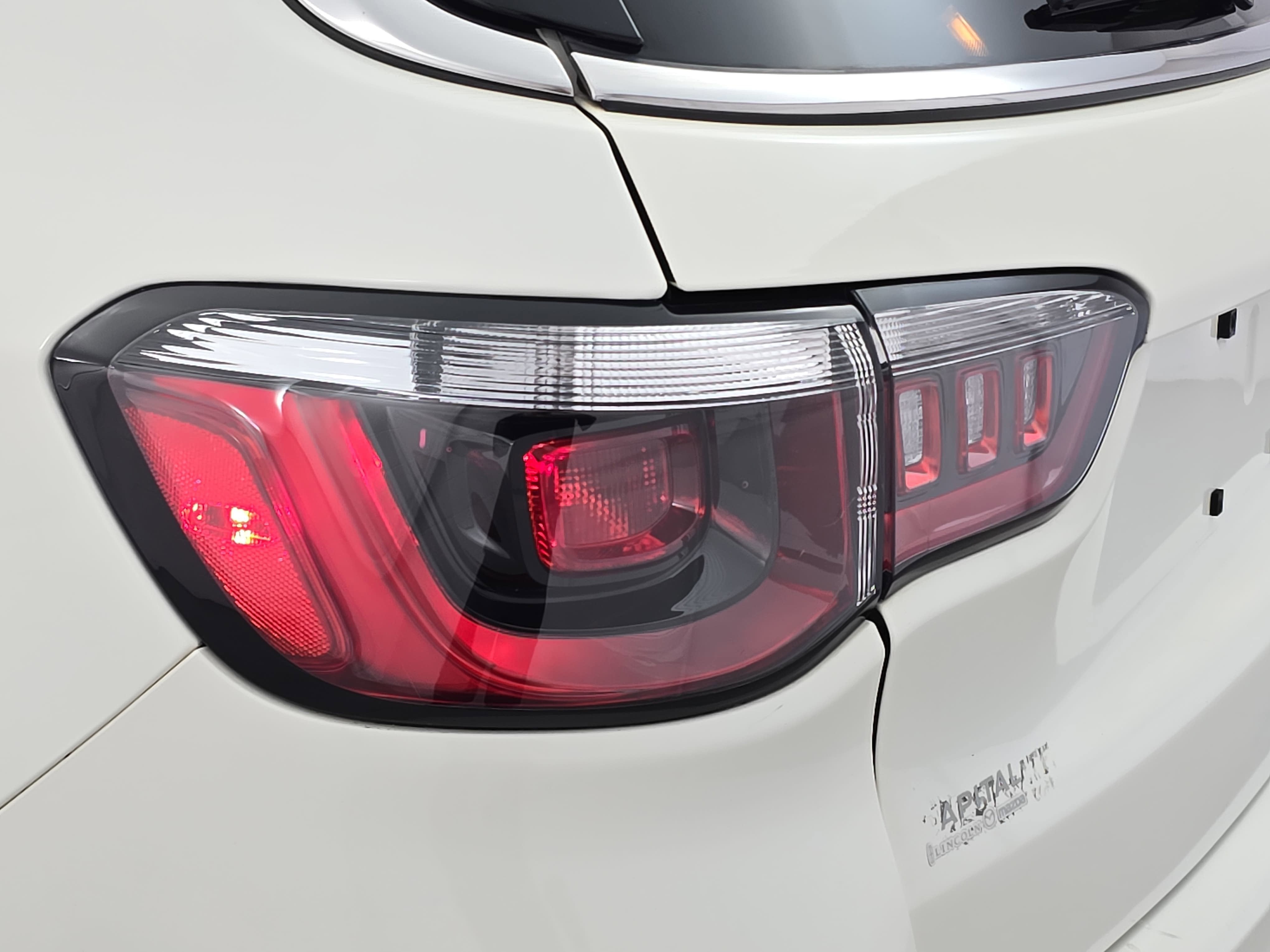 2019 Jeep Compass Latitude w/Sun/Wheel Pkg