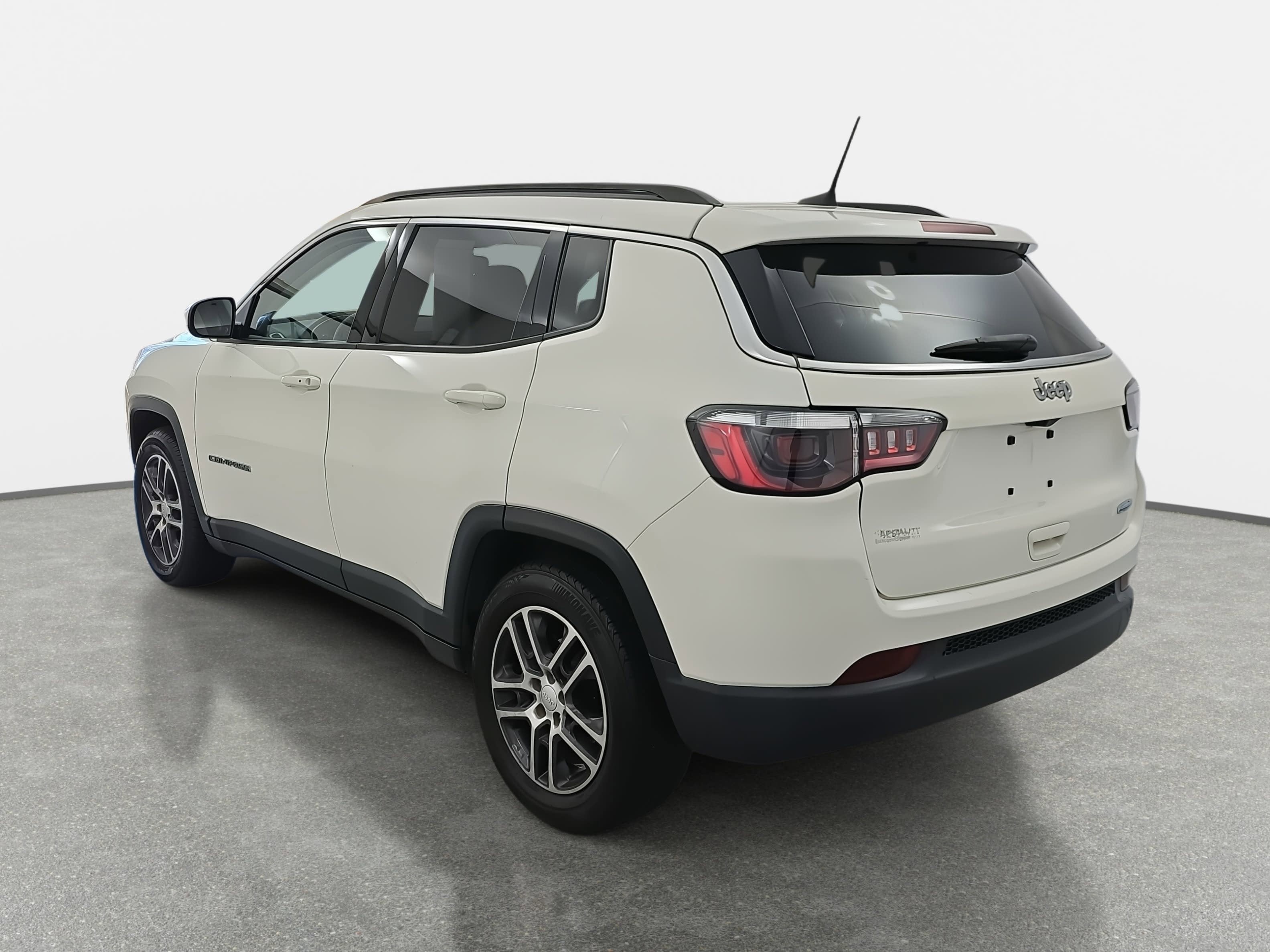 2019 Jeep Compass Latitude w/Sun/Wheel Pkg